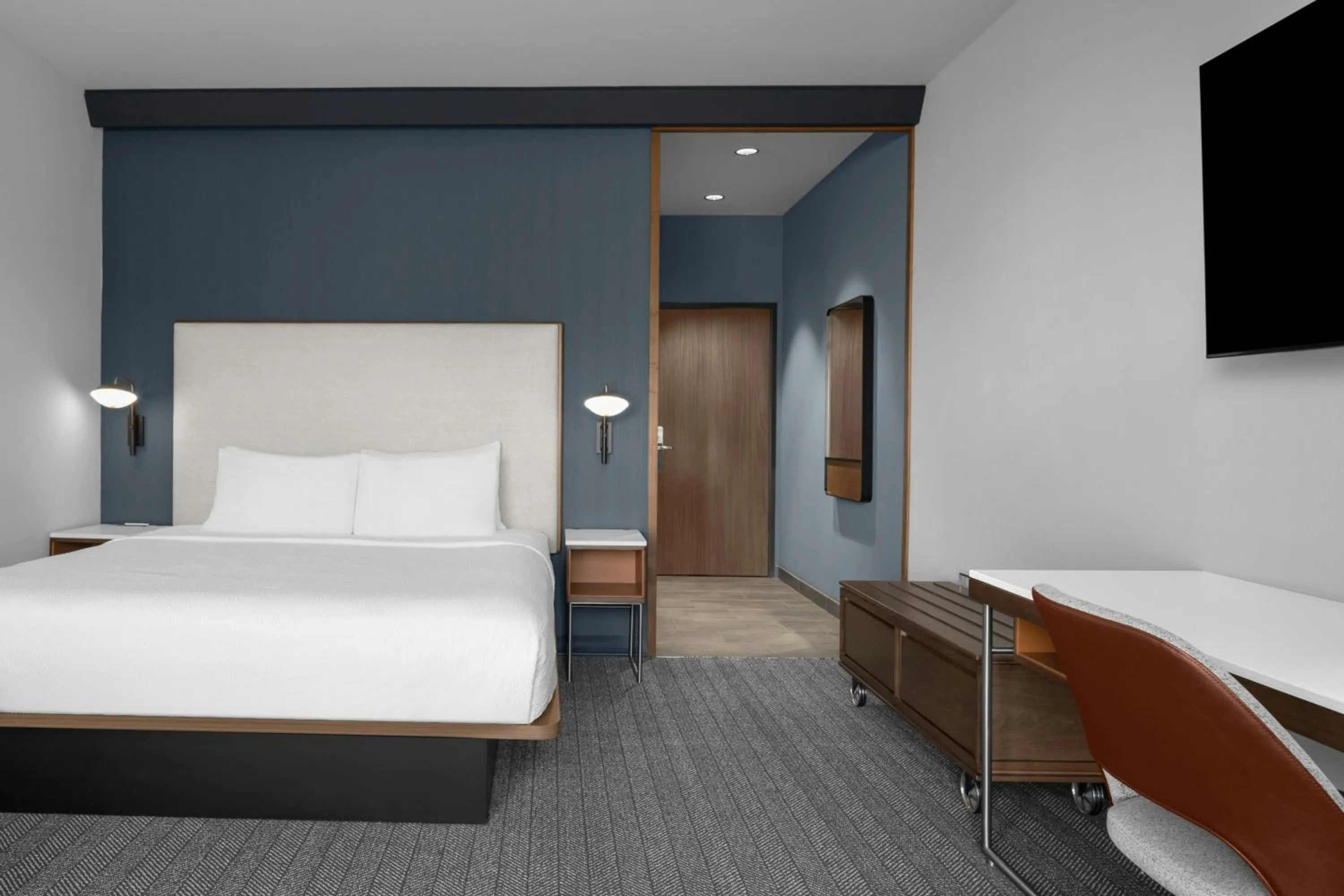 Photo of the whole room, Bed in Courtyard by Marriott Houston I-10 West/Memorial
