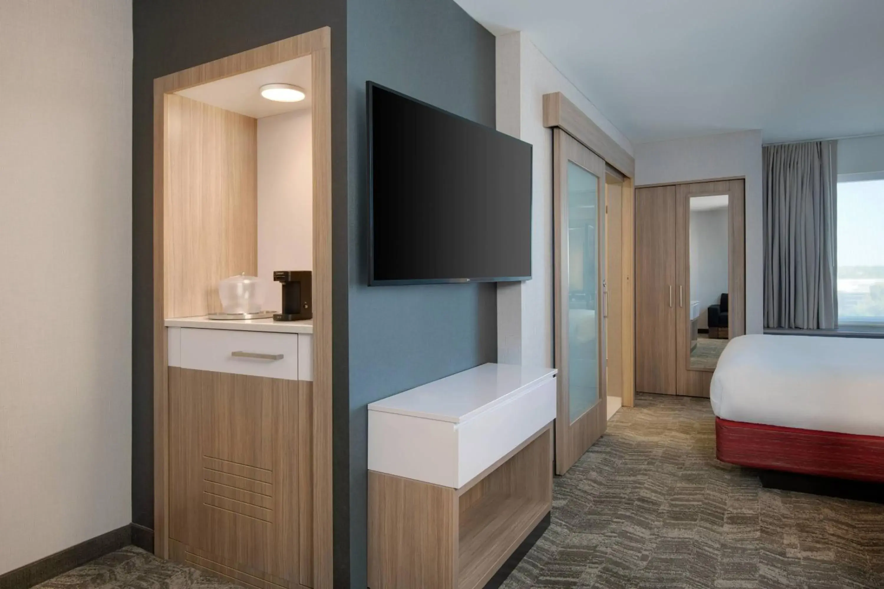 Photo of the whole room, Bed in SpringHill Suites by Marriott Indianapolis Keystone