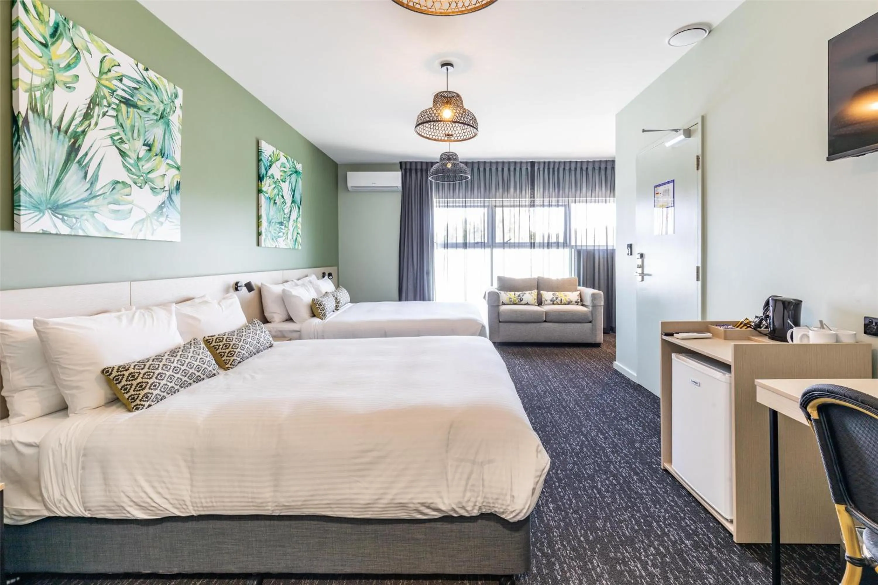 Bedroom, Bed in Nightcap at Commercial Hotel