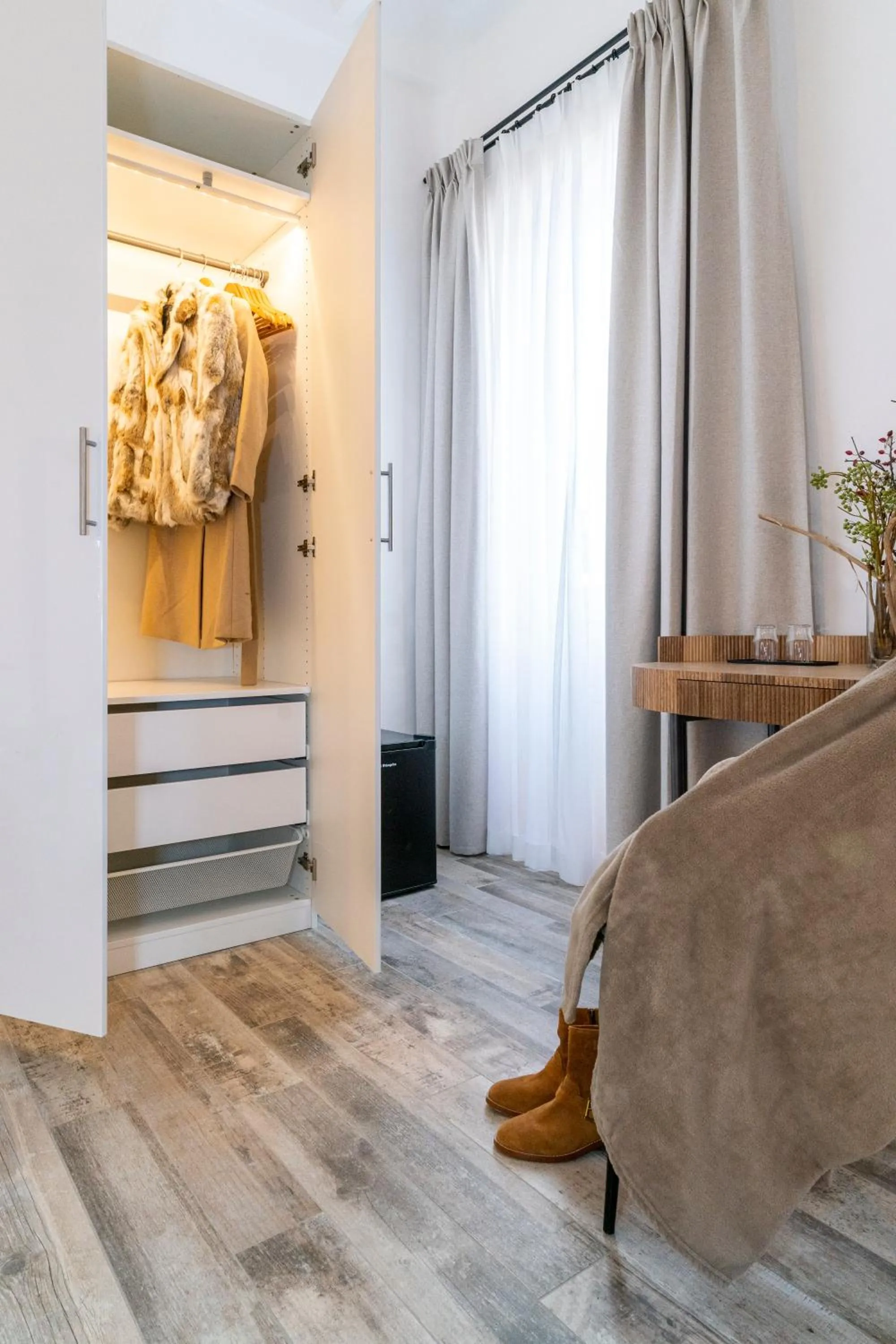 wardrobe in Encant de Alaior Boutique Hotel