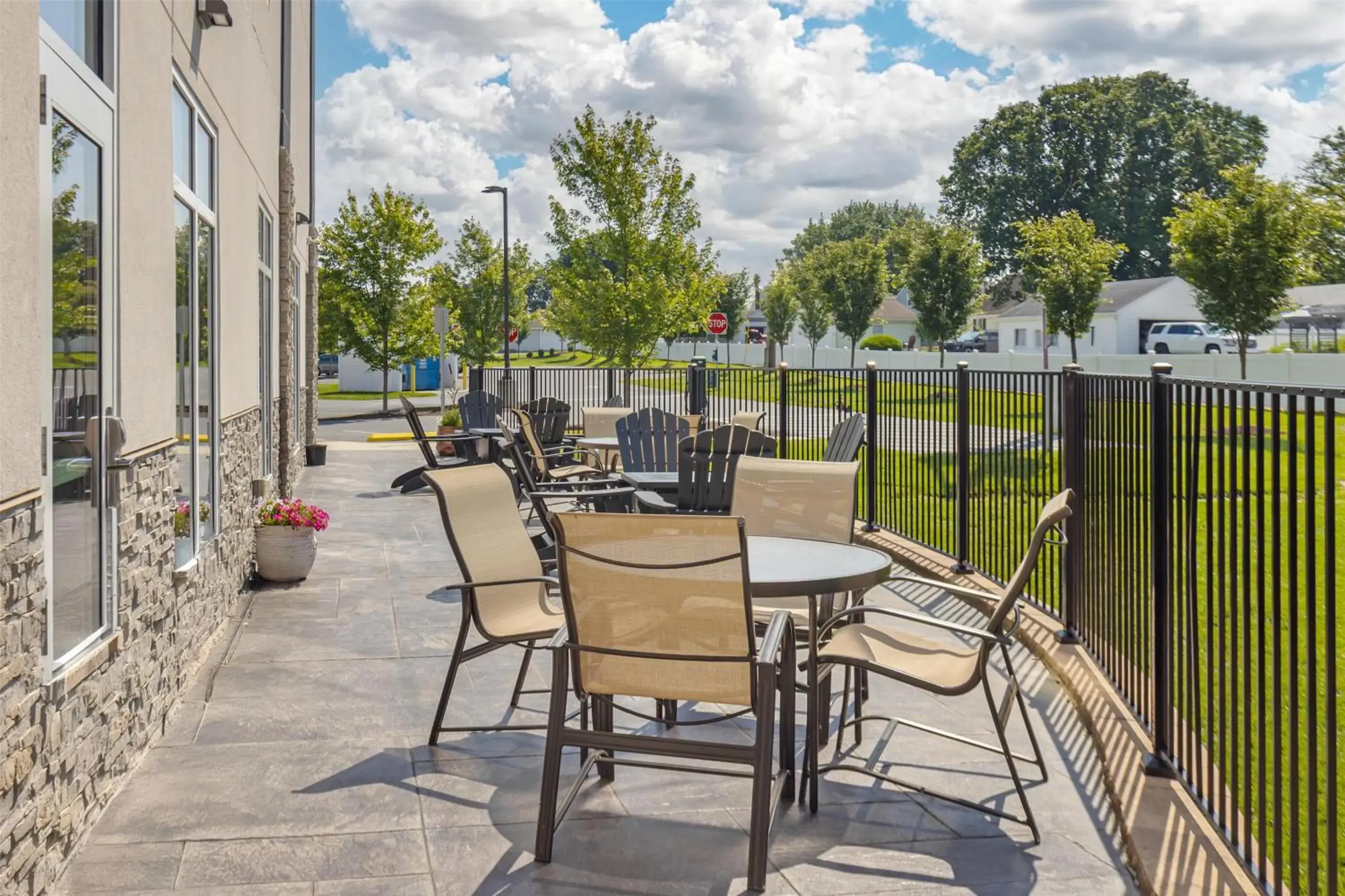 Property building in Best Western Plus Hershey Property building in Best Western Plus Hershey