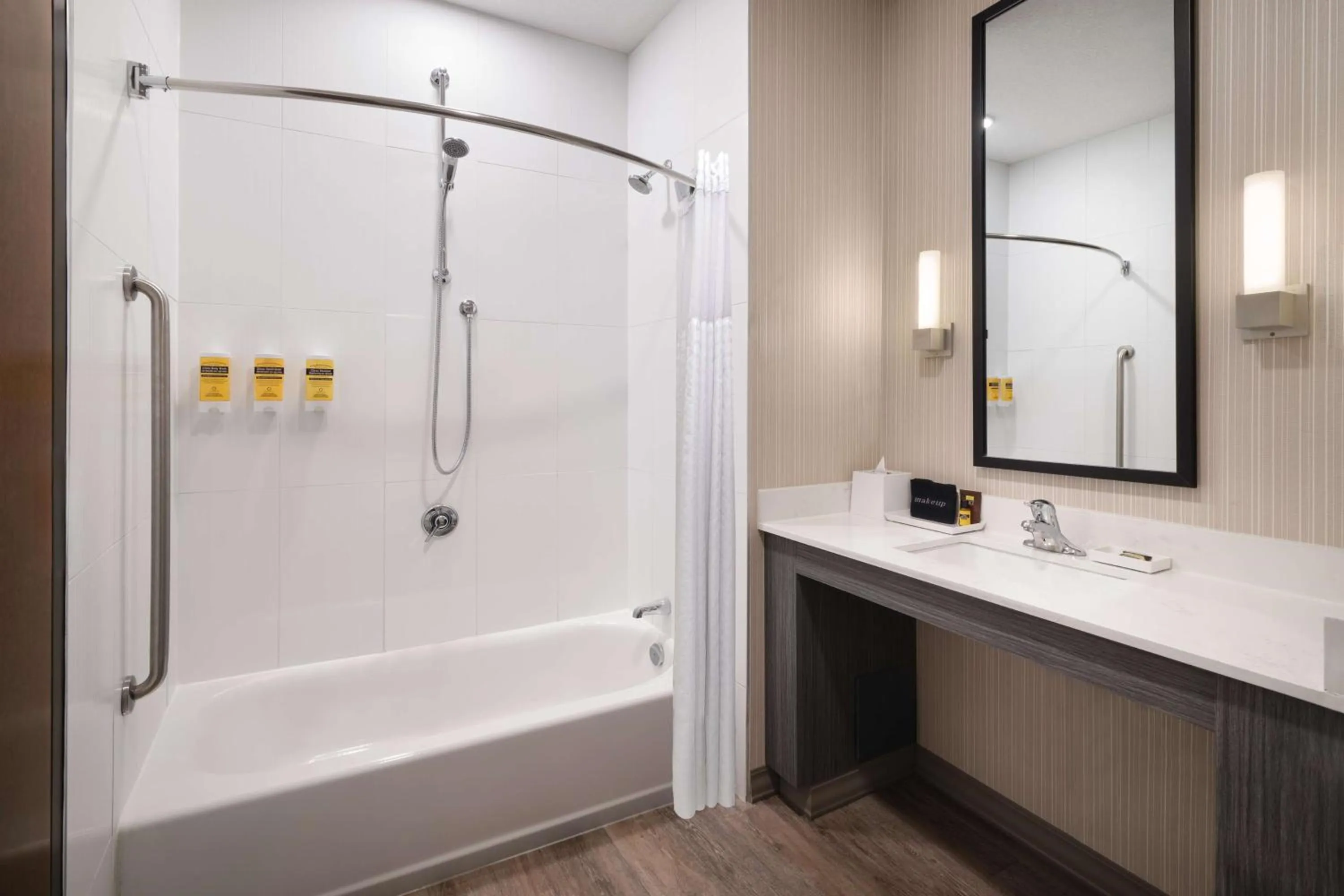 Shower in Best Western Plus Prince George