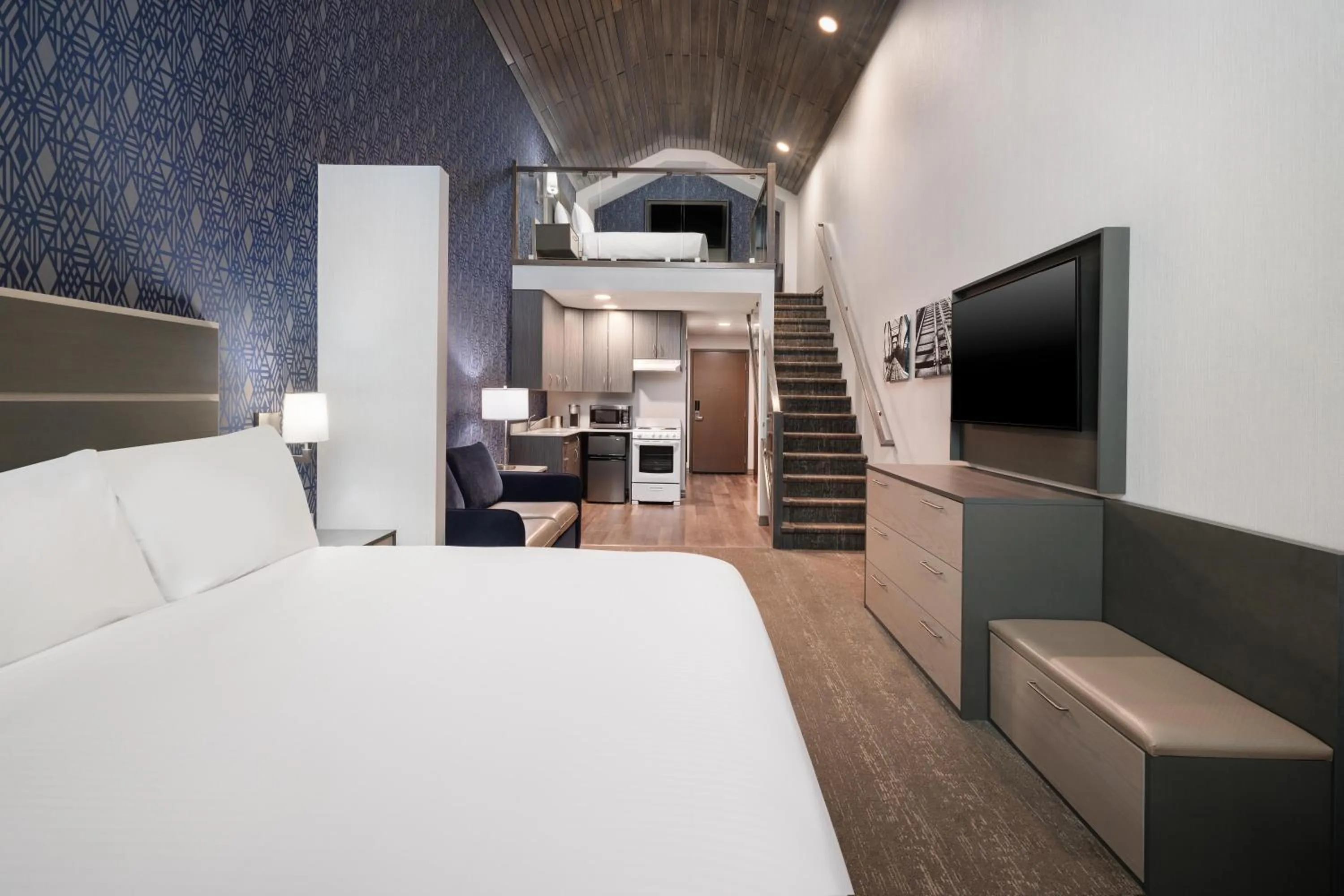 Bed in Best Western Plus Prince George