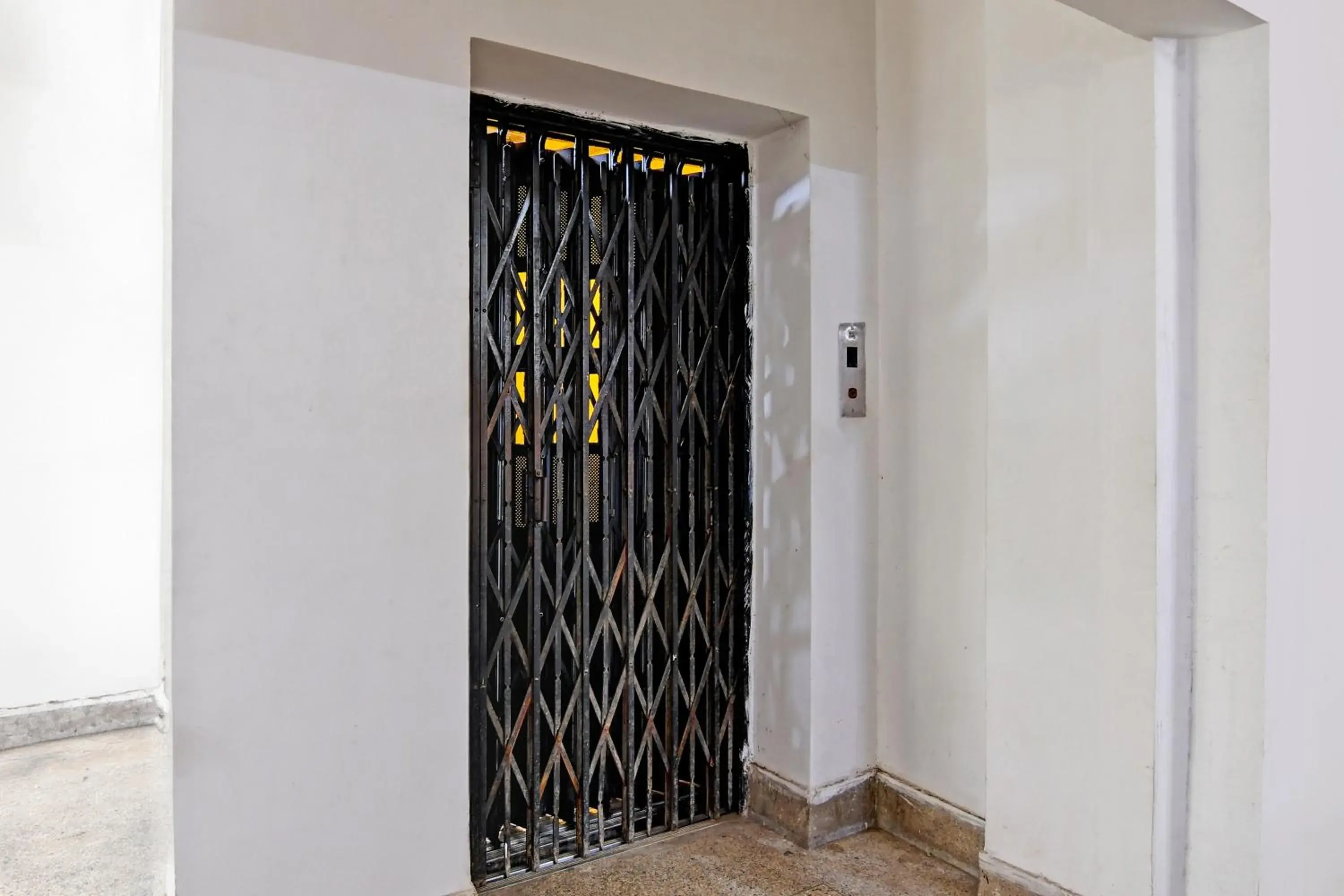 Hotel O by OYO Red Rose Near Noapara Metro Station Hotel O by OYO Red Rose Near Noapara Metro Station