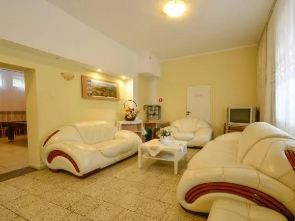 Property building, Bed in ReVita