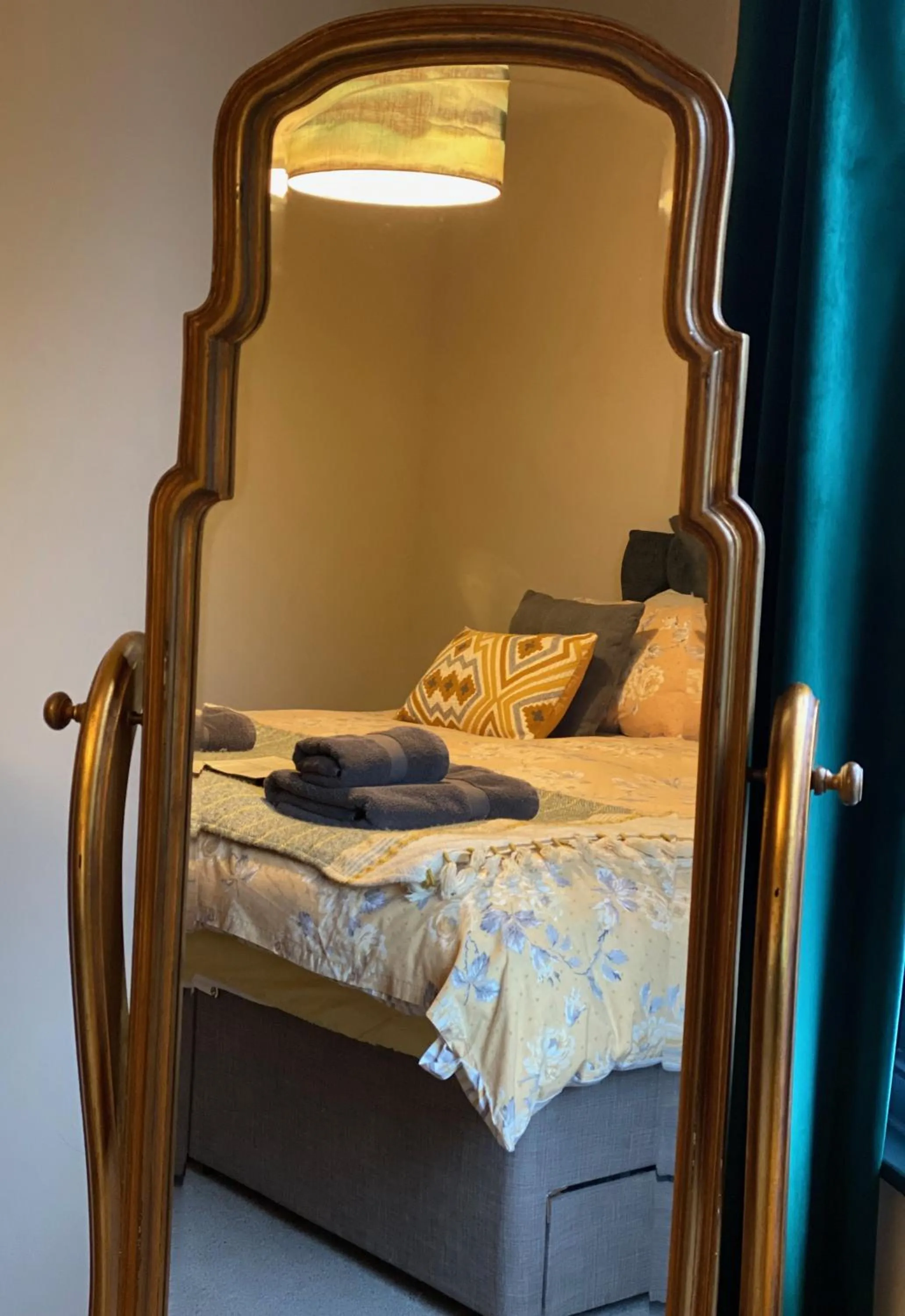 Bedroom, Bed in Wuthering Heights