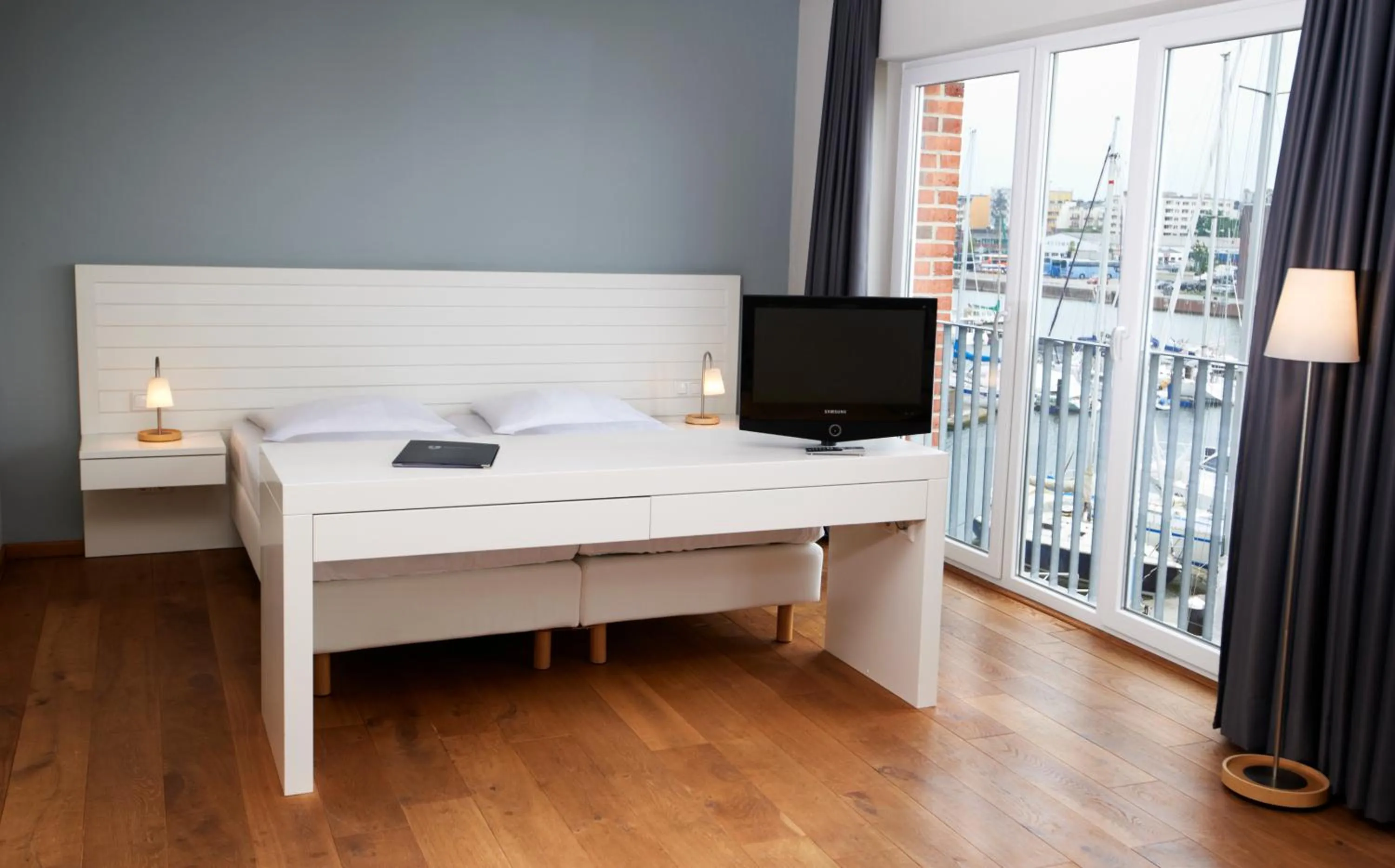 Bed in Im-Jaich Boardinghouse Bremerhaven