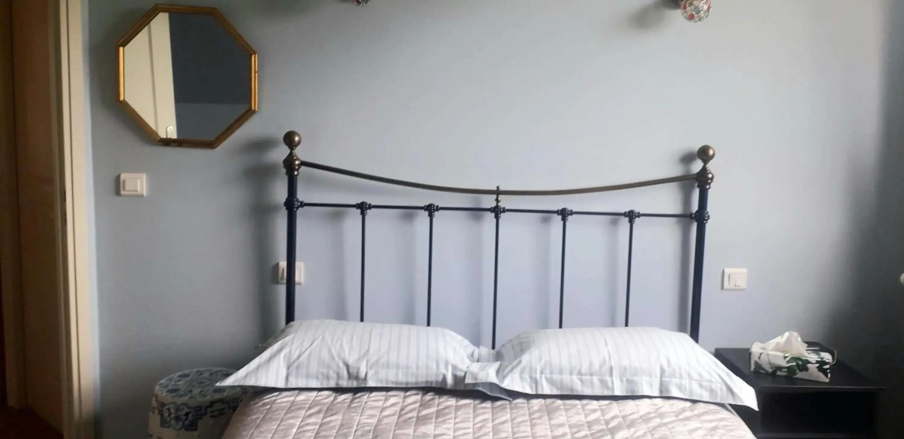 Deluxe Double Room (2 Adults + 1 Child) in Blingel, Lovely house with 1st Class Breakfast Deluxe Double Room (2 Adults + 1 Child) in Blingel, Lovely house with 1st Class Breakfast