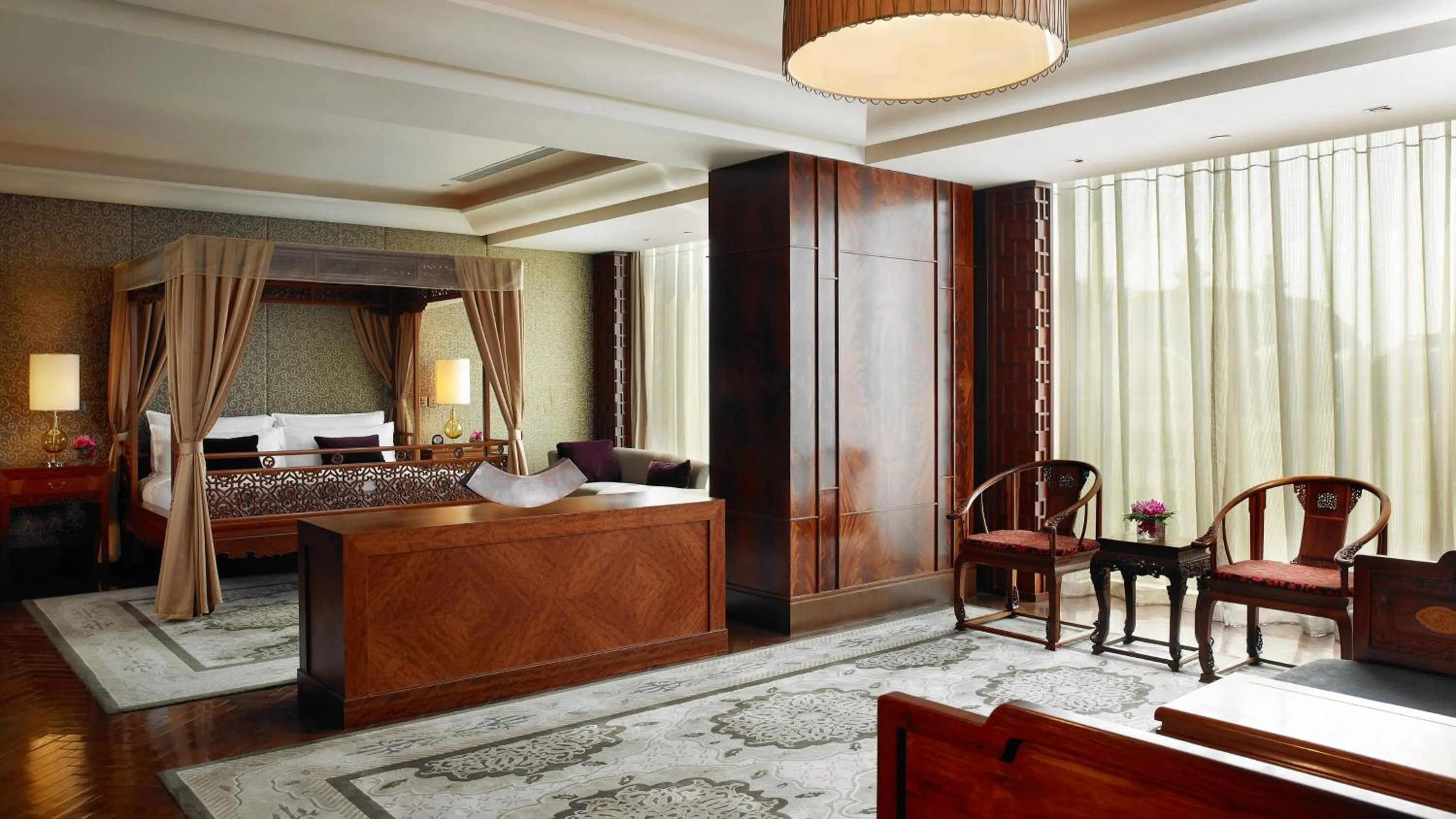 Photo of the whole room, Bed in Regent Beijing