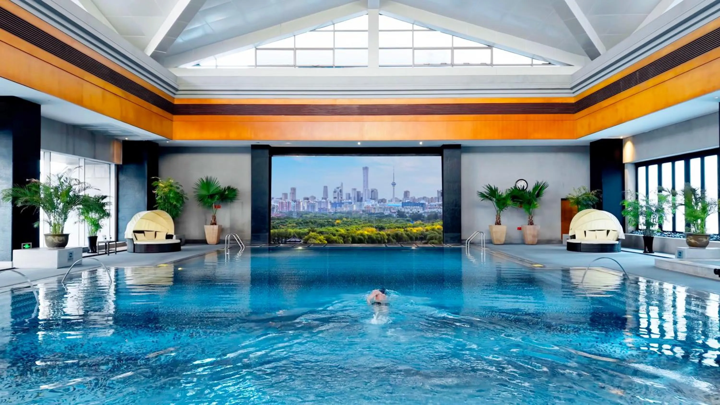 Swimming pool in Regent Beijing