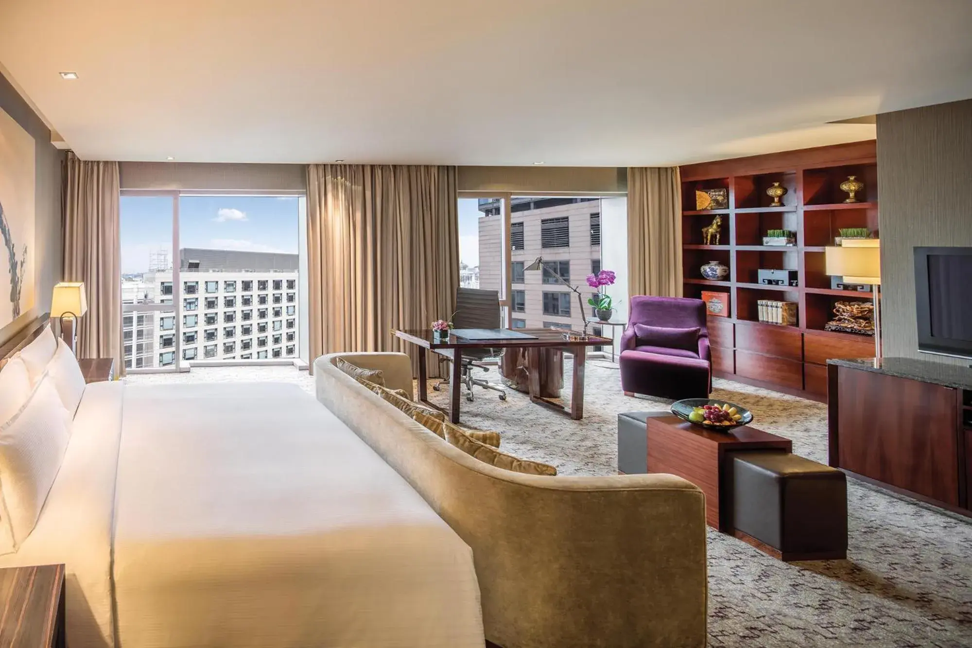 Photo of the whole room, Bed in Regent Beijing Photo of the whole room, Bed in Regent Beijing