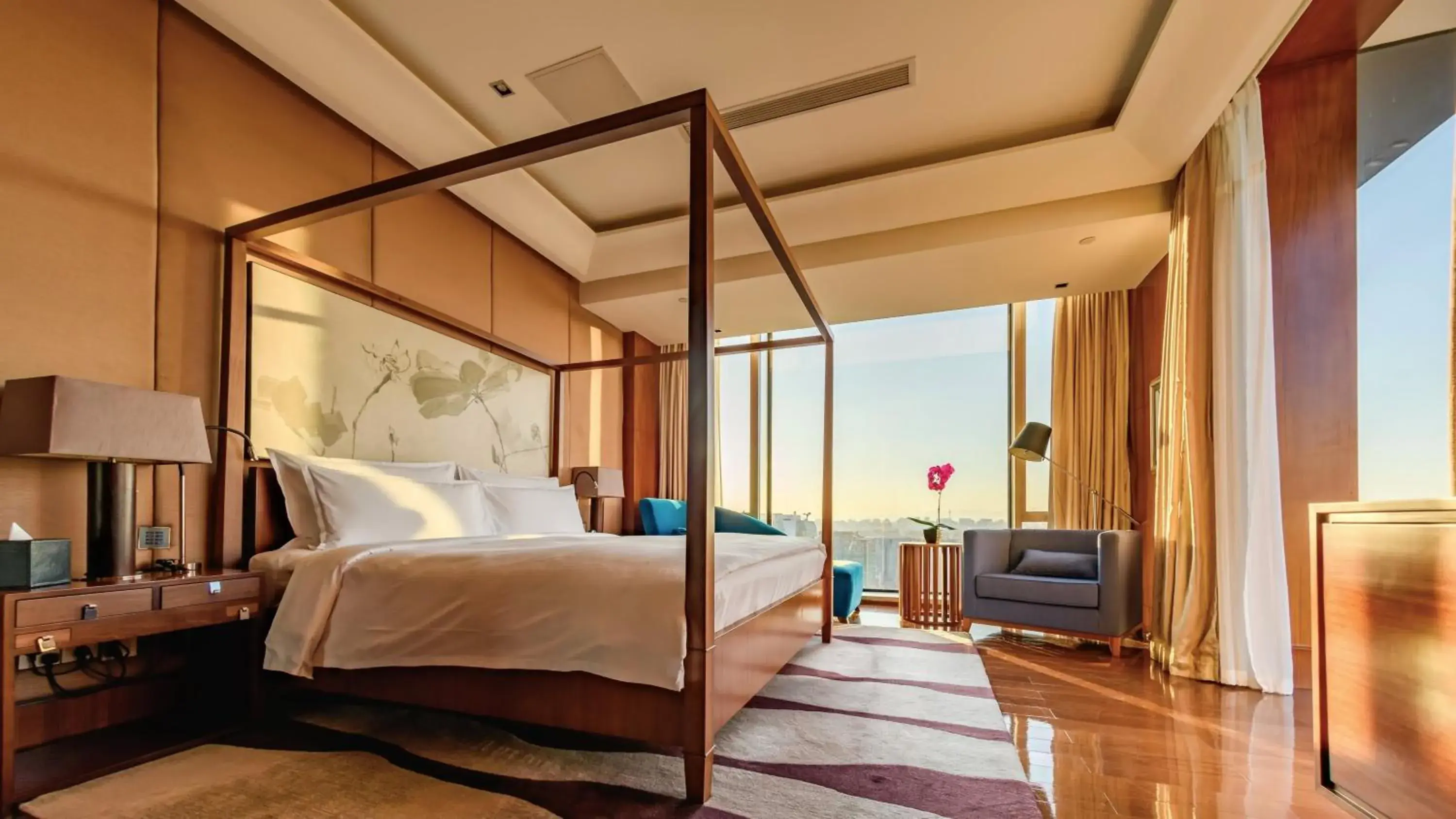 Photo of the whole room, Bed in Regent Beijing Photo of the whole room, Bed in Regent Beijing