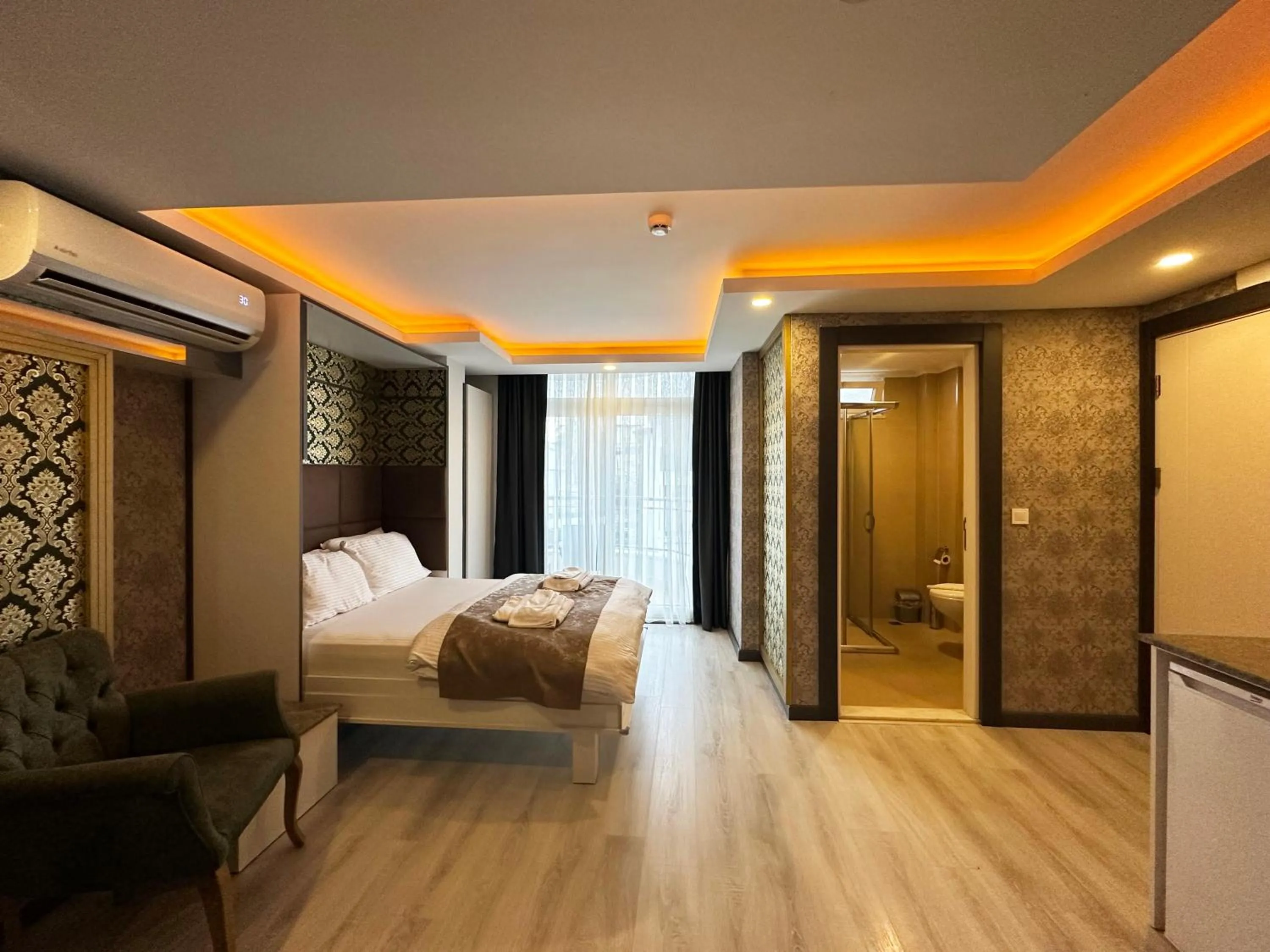 Photo of the whole room, Bed in Akayda Butik Hotel