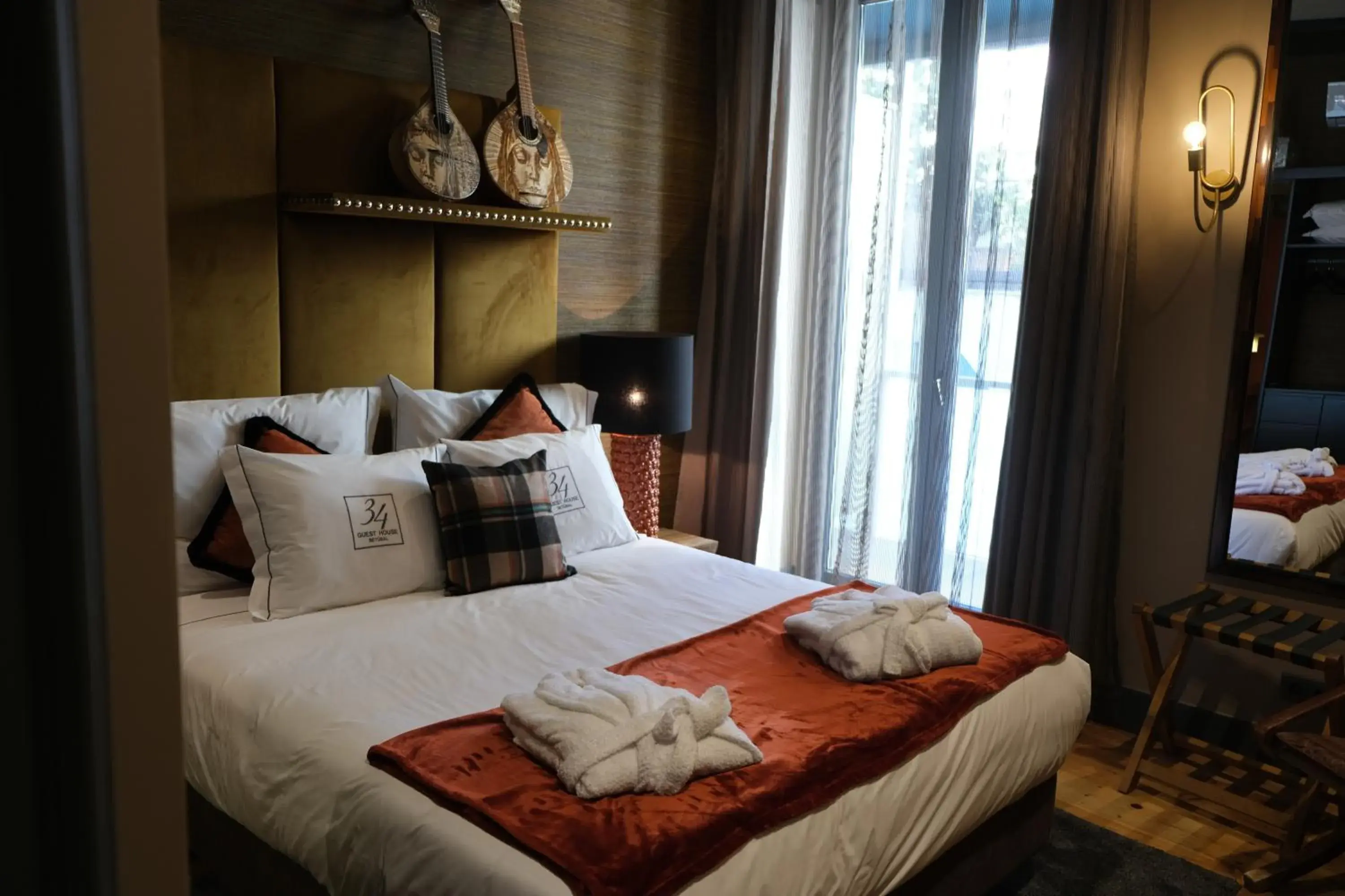 Double Room with Balcony in 34 GuestHouse Double Room with Balcony in 34 GuestHouse