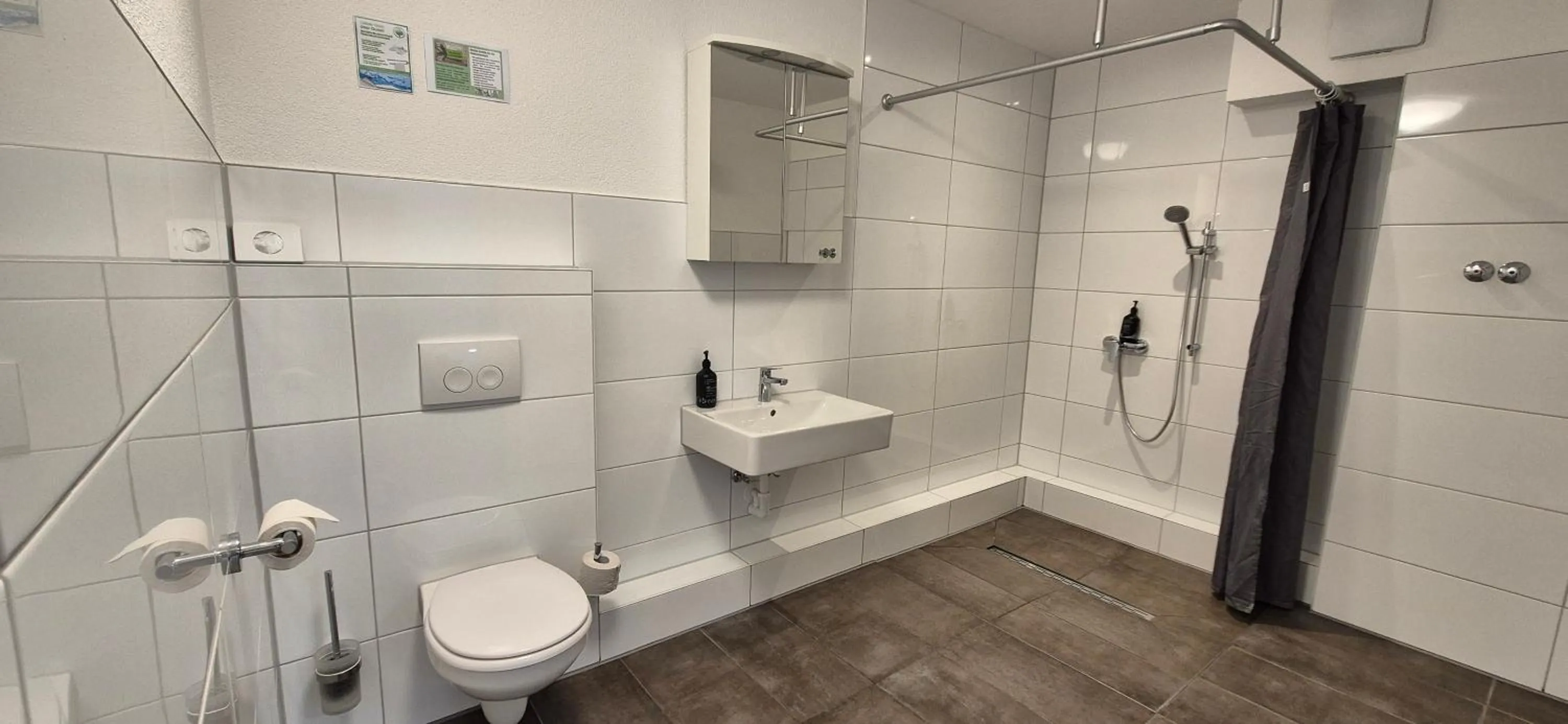 Shower in Melvi Hotel Göppingen