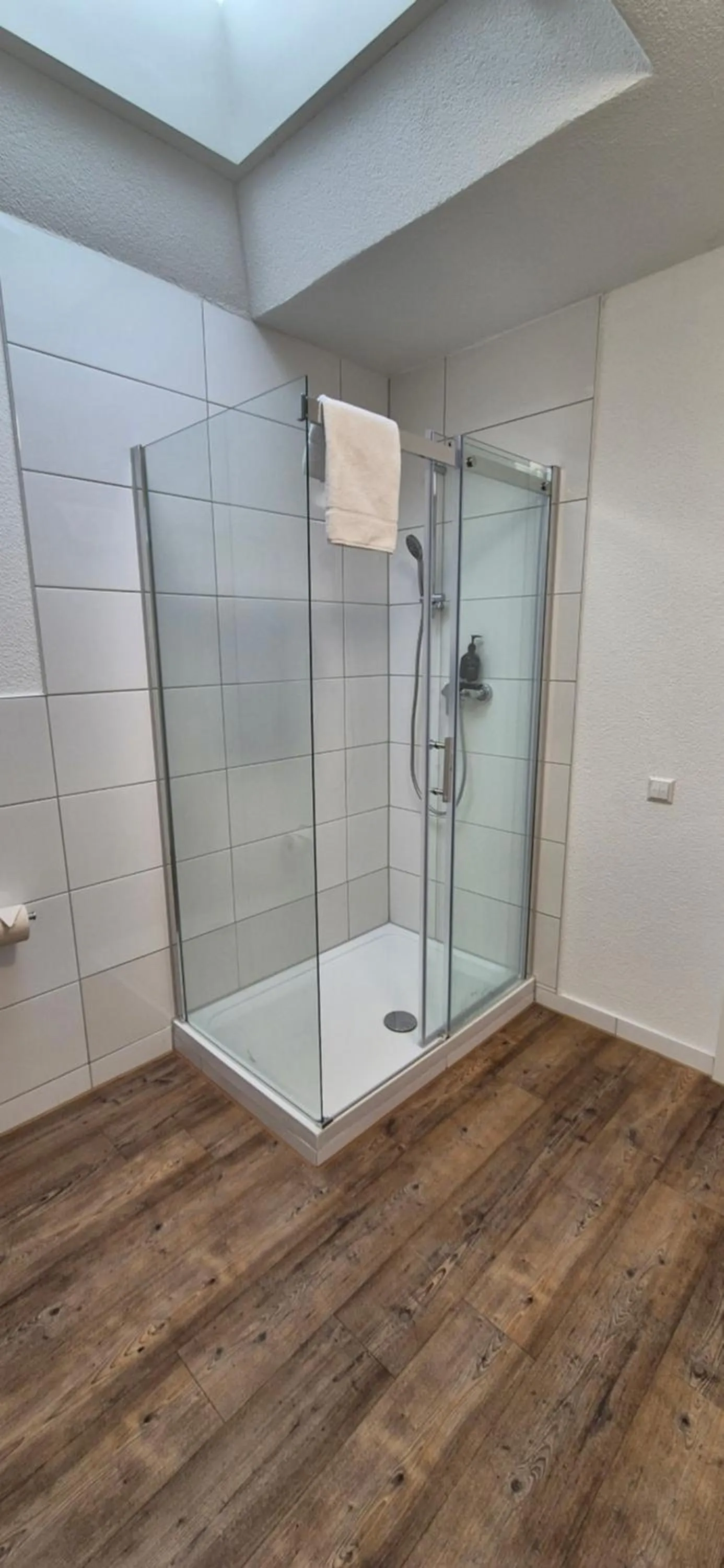 Shower in Melvi Hotel Göppingen