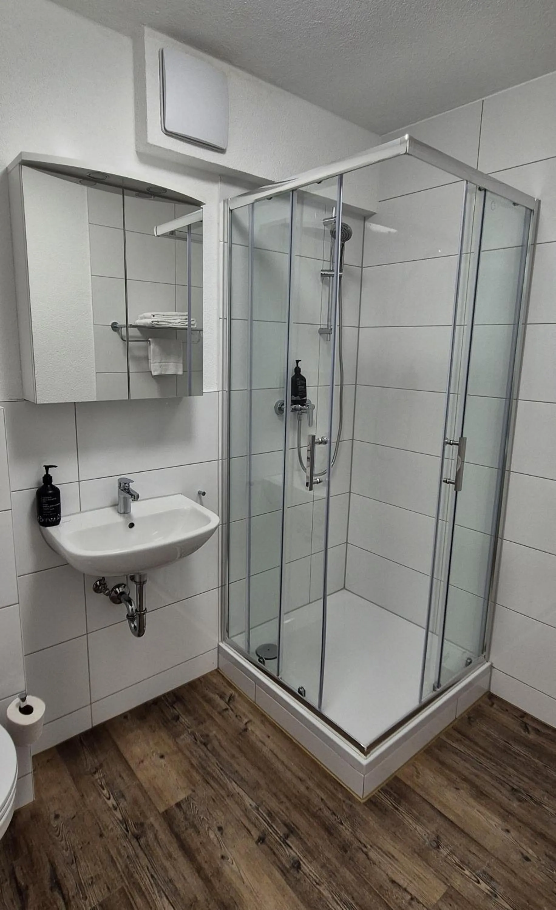 Shower in Melvi Hotel Göppingen