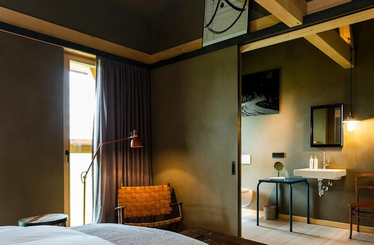 Photo of the whole room, Bed in Gut Sonnenhausen