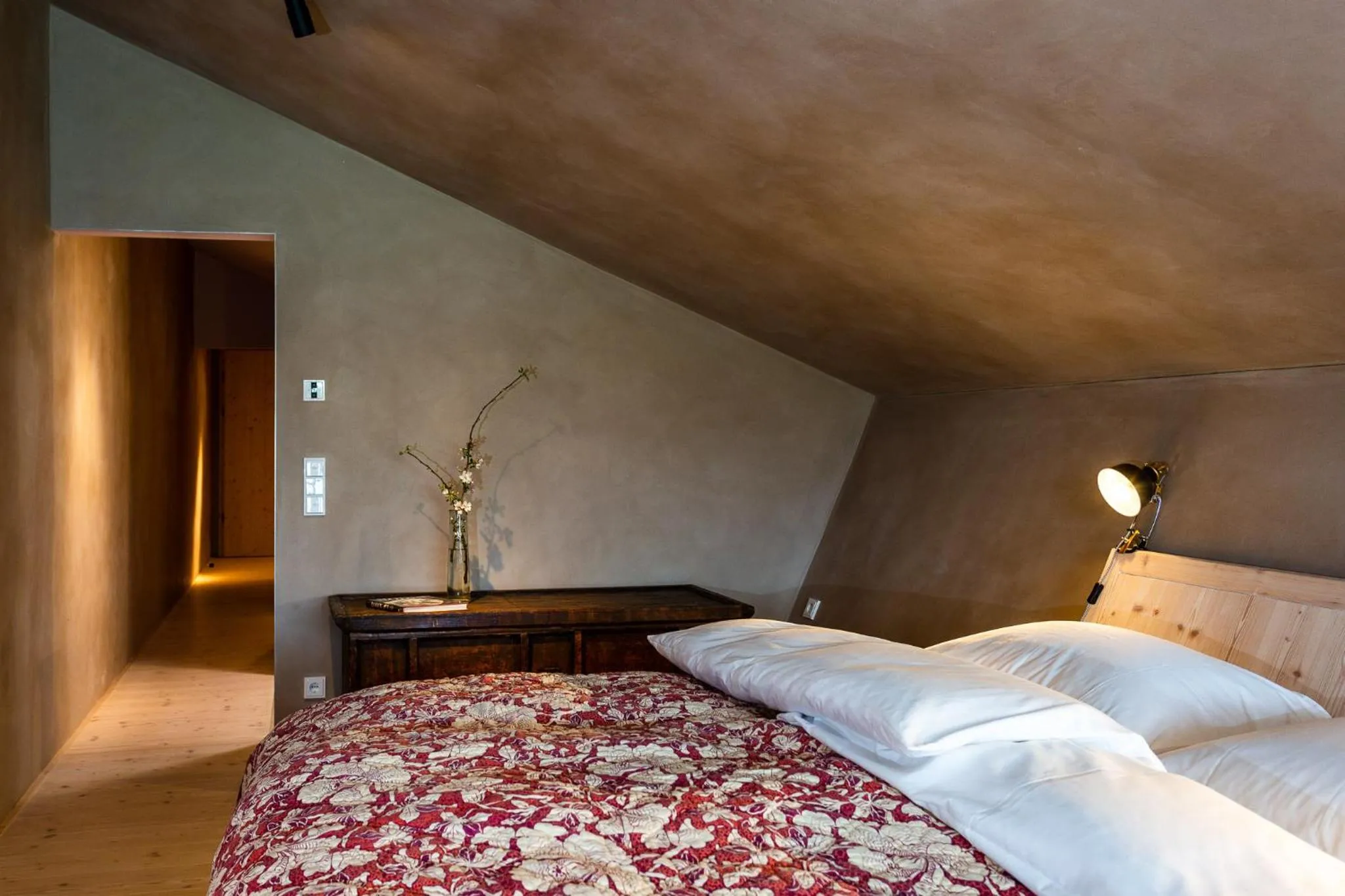 Photo of the whole room, Bed in Gut Sonnenhausen