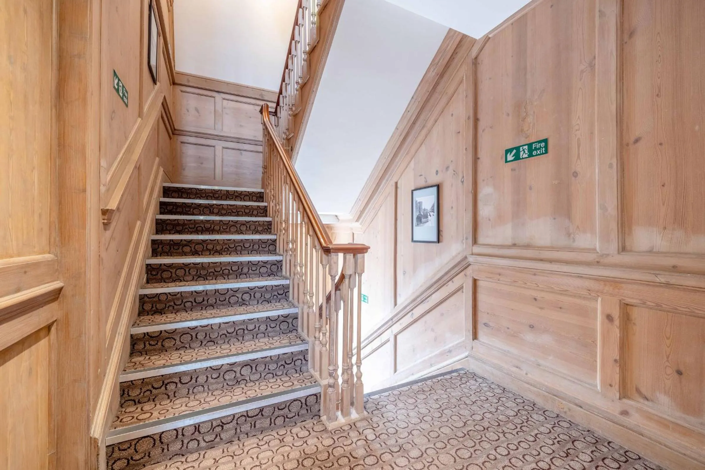 Property building in Goswell House Hotel central Windsor