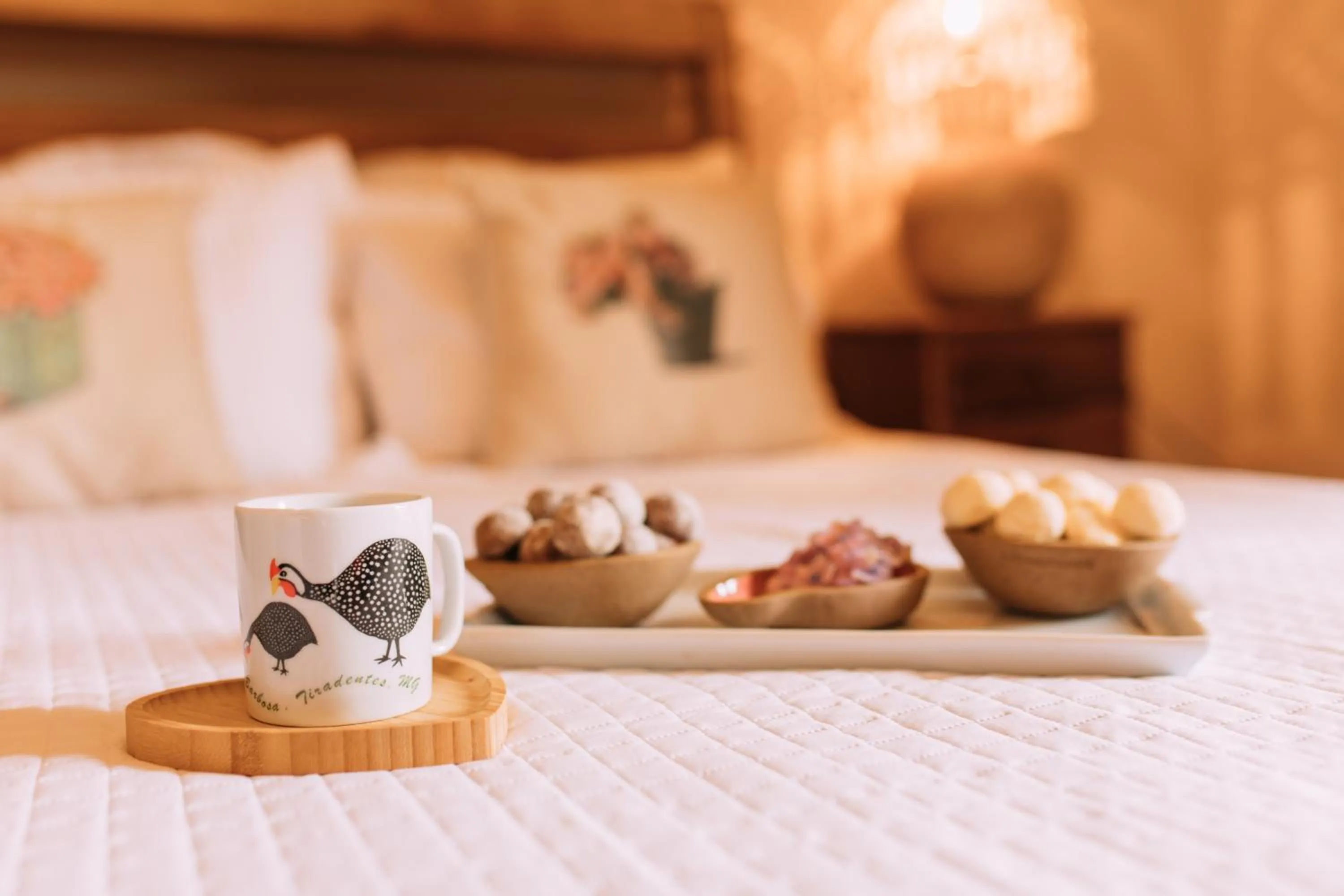 Food and drinks, Bed in Pousada Maria Barbosa Tiradentes