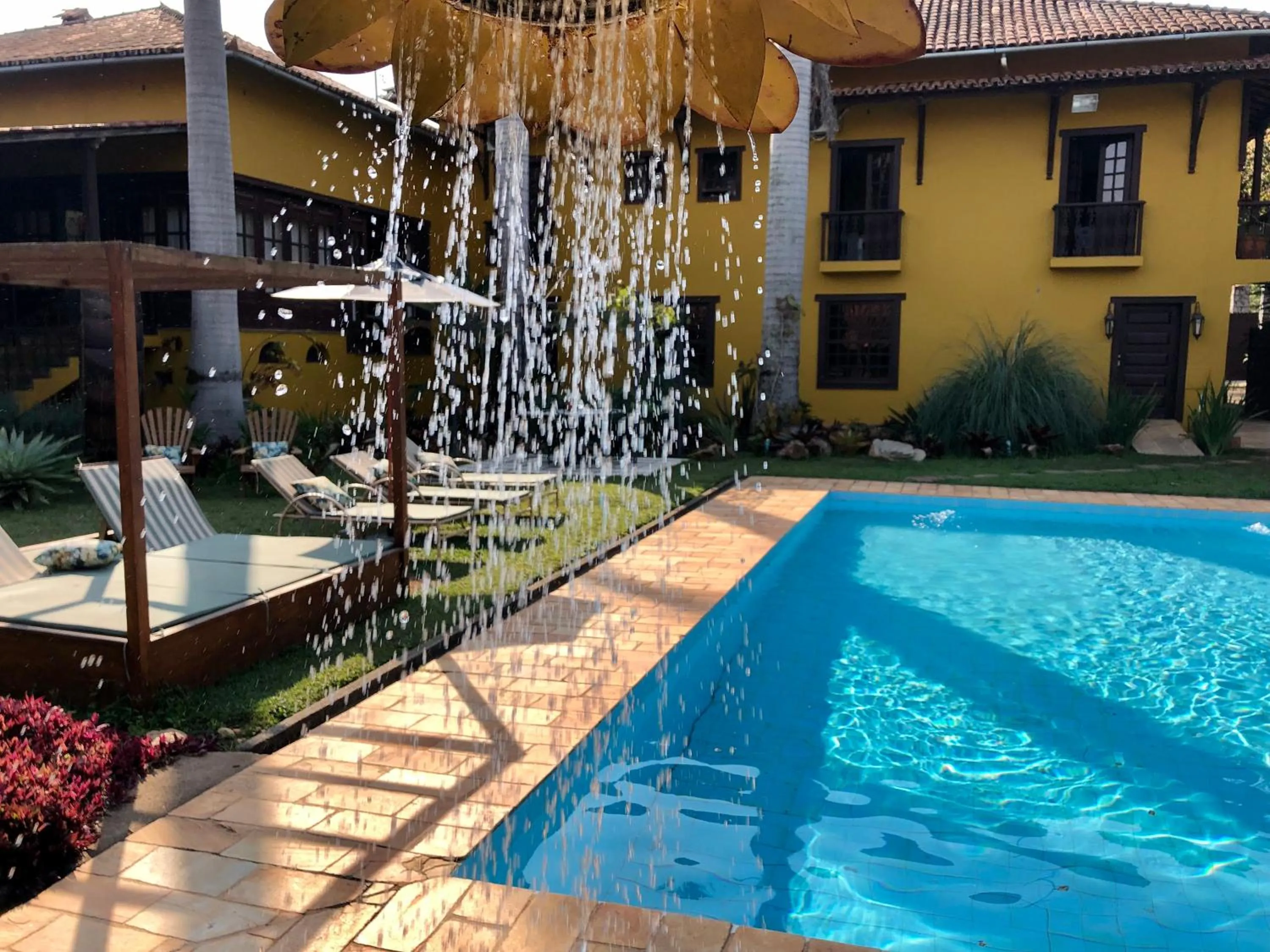 Swimming pool in Pousada Maria Barbosa Tiradentes