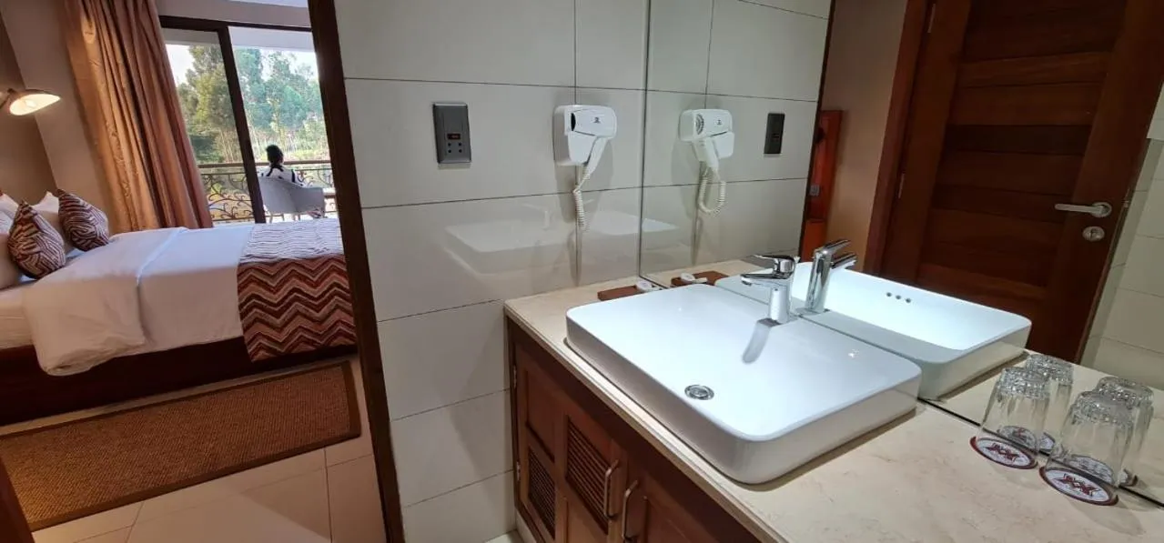 Bed in Kampala Nile Resort