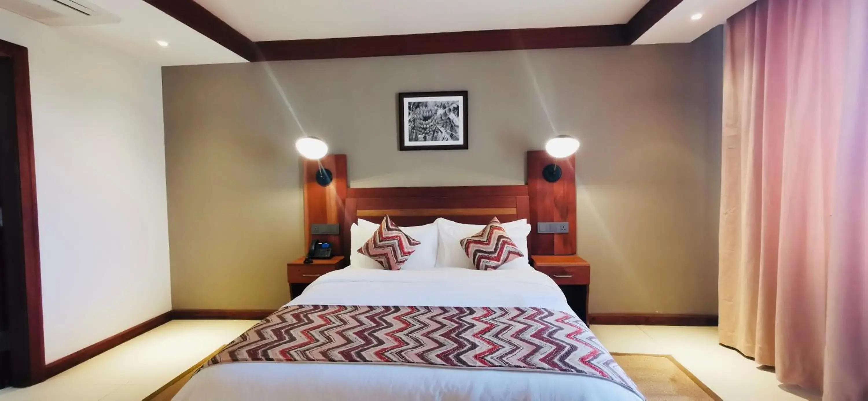 Bedroom, Bed in Kampala Nile Resort Bedroom, Bed in Kampala Nile Resort