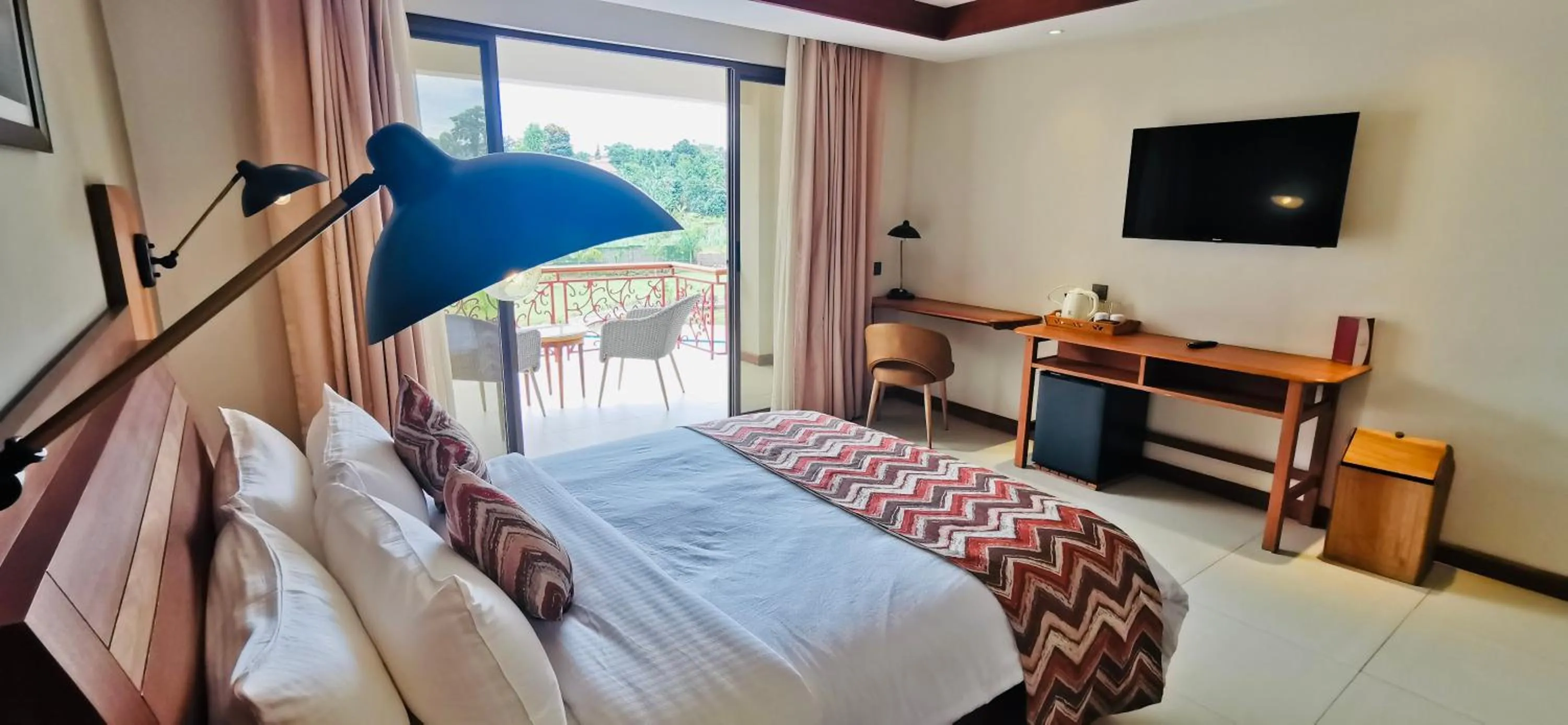 Bedroom, Bed in Kampala Nile Resort