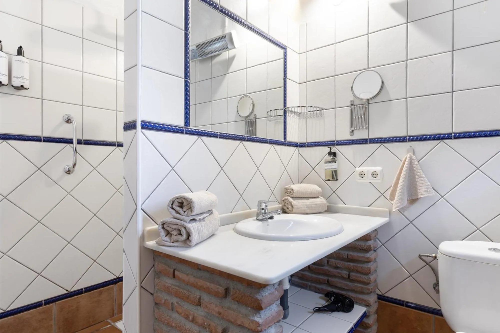 Shower in Boutique B&B Cortijo Valverde Álora