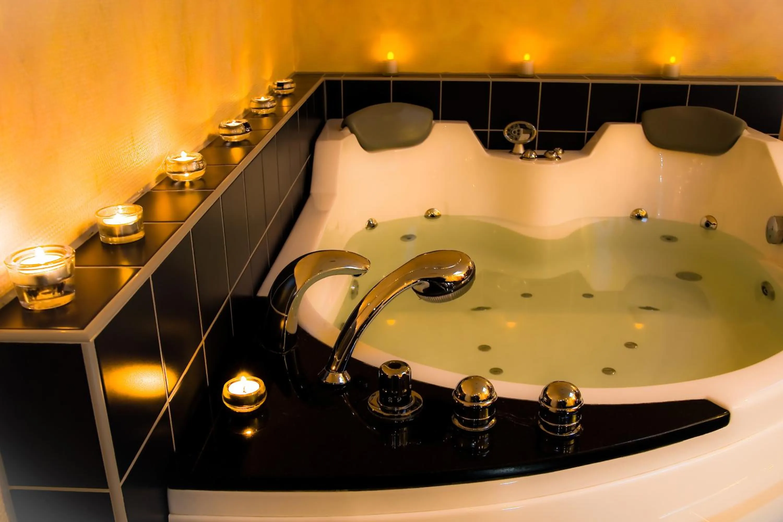 Hot Tub in laVital Sport- & Wellness Hotel