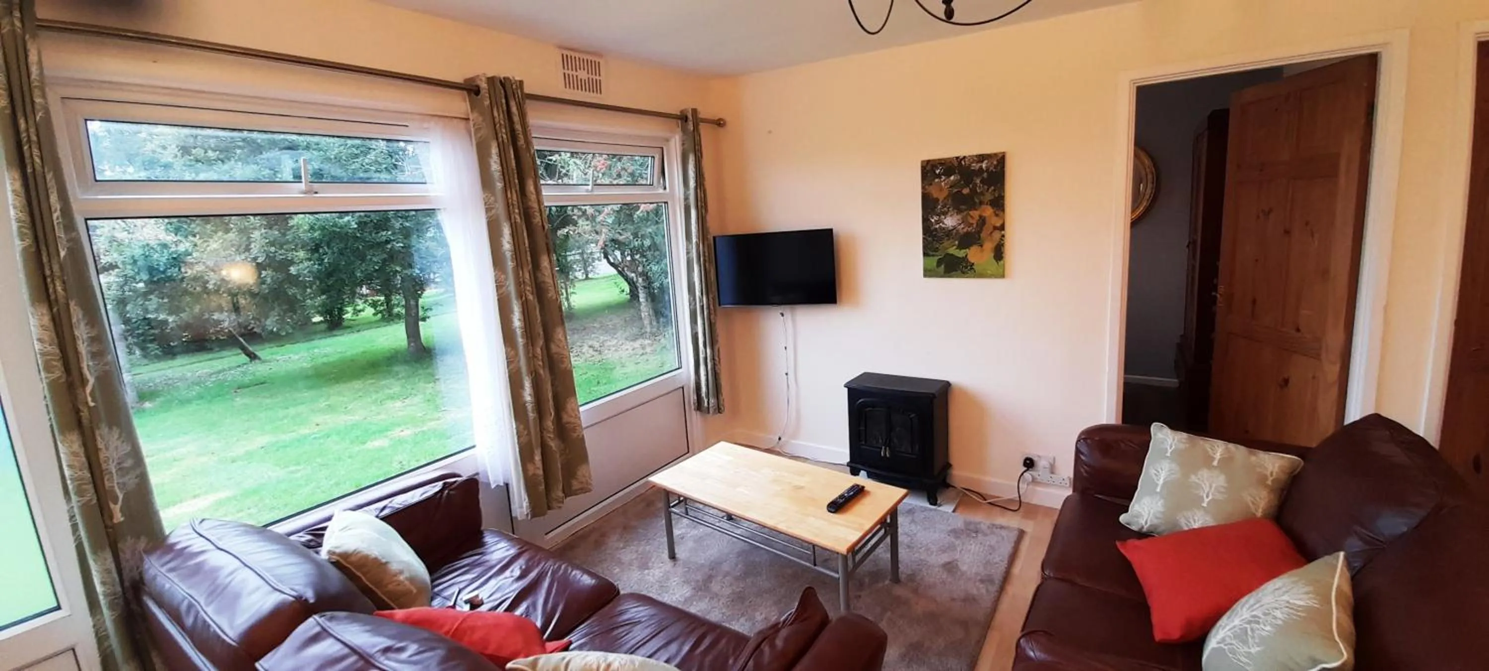 Living room in Sheena's Dartmouth Chalets