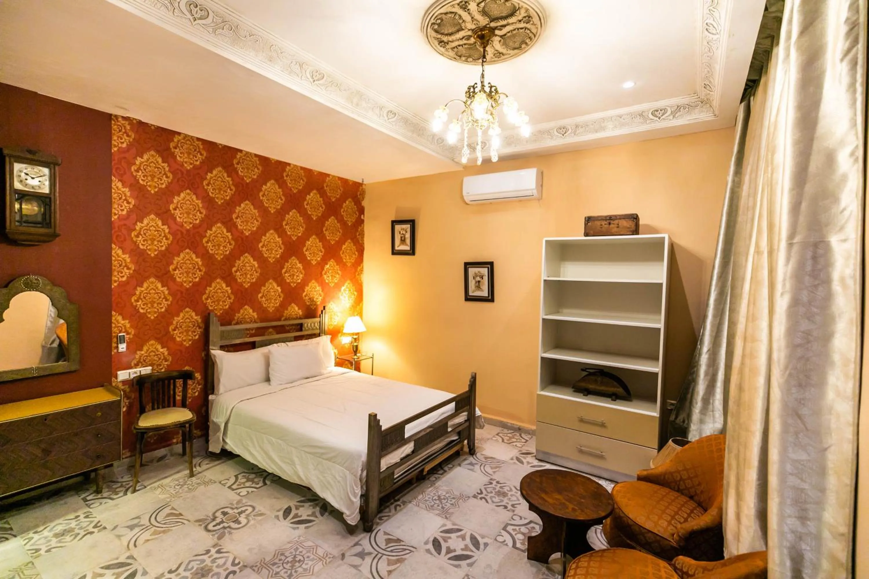 Bedroom, Bed in Palais Shazam & SPA