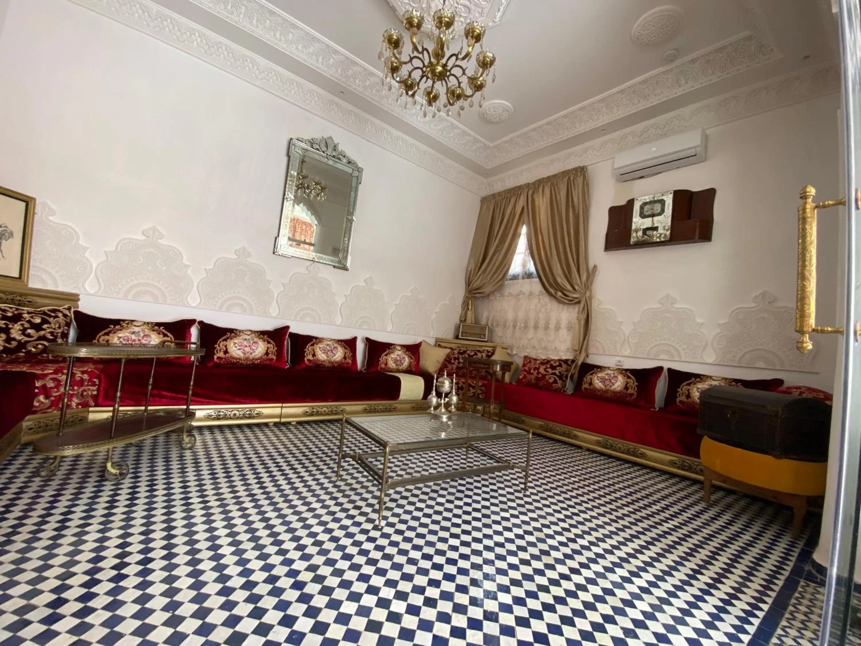 Seating area in Palais Shazam & SPA