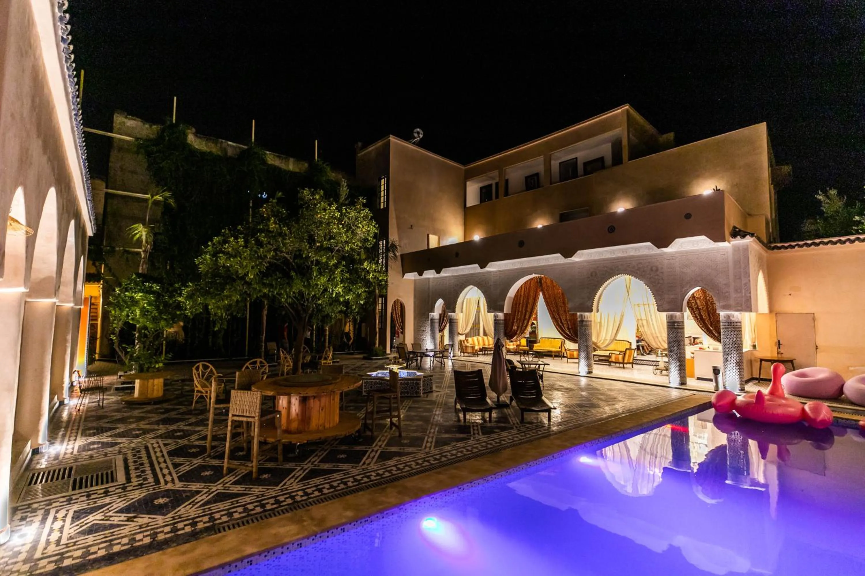 Patio in Palais Shazam & SPA