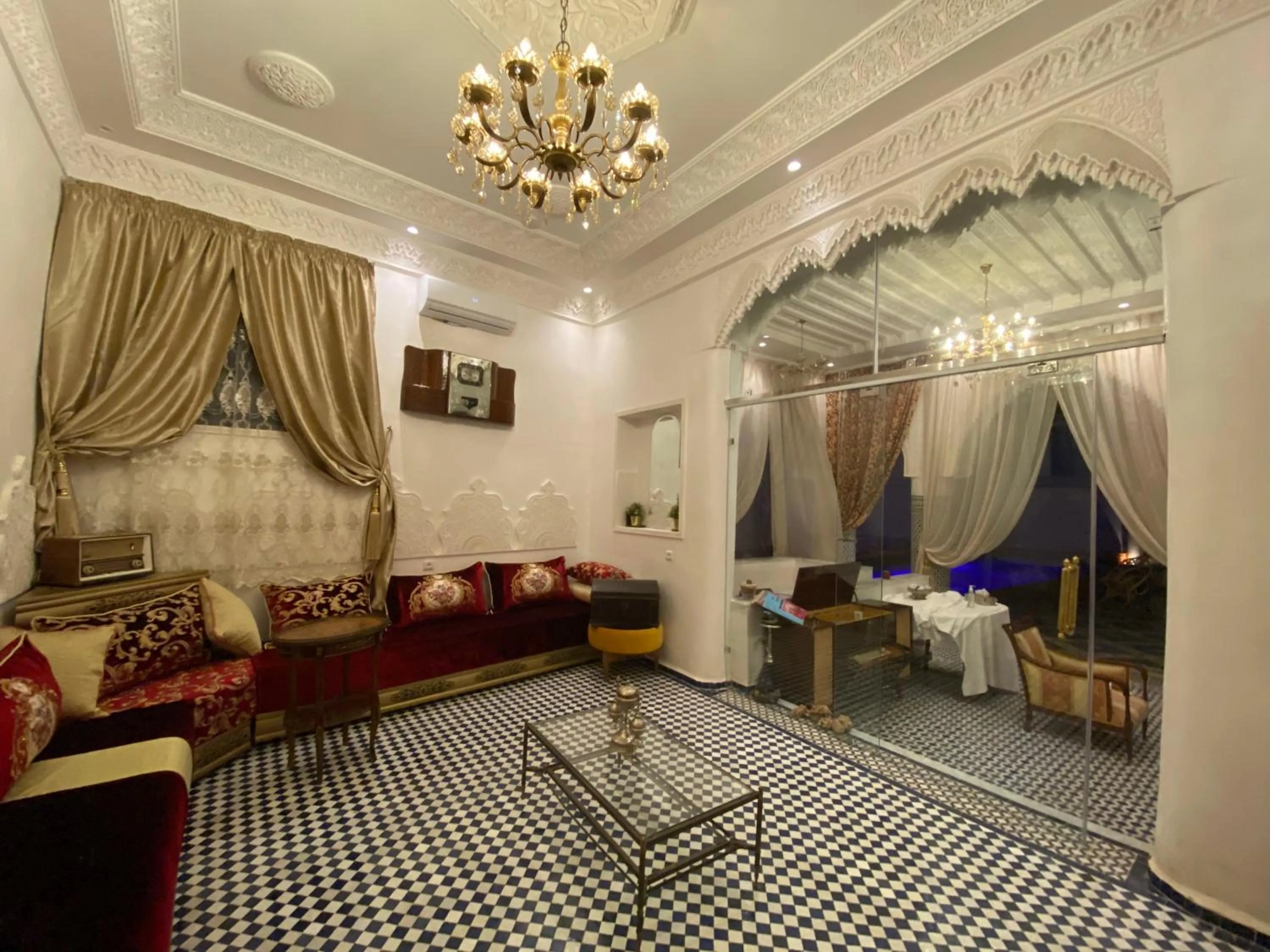 Patio in Palais Shazam & SPA