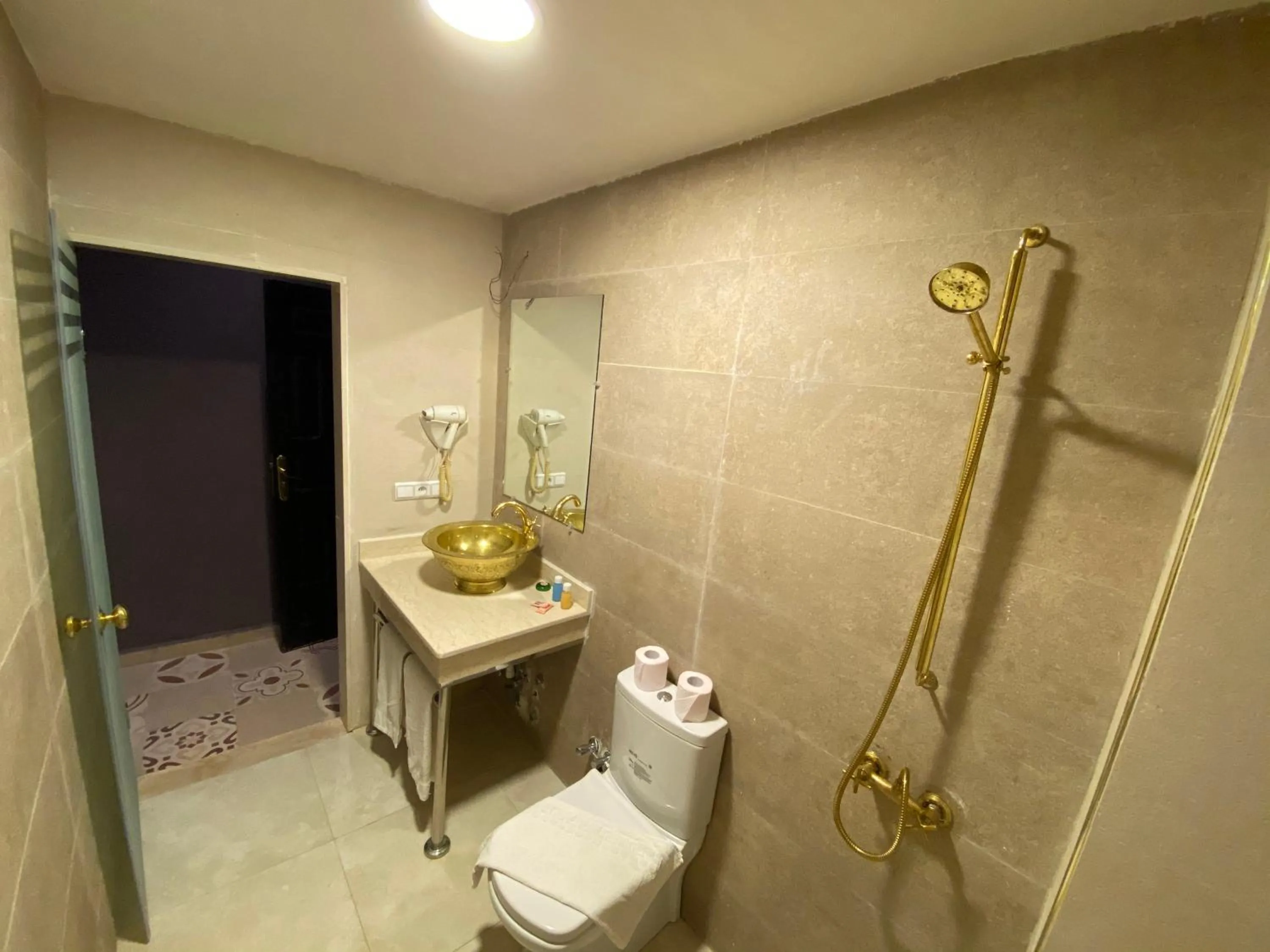 Bath in Palais Shazam & SPA