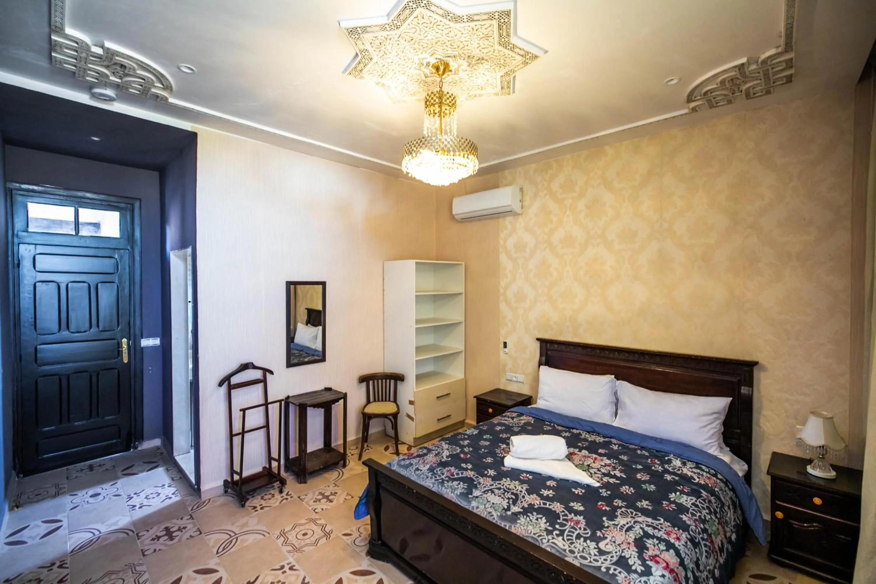 Bedroom, Bed in Palais Shazam & SPA