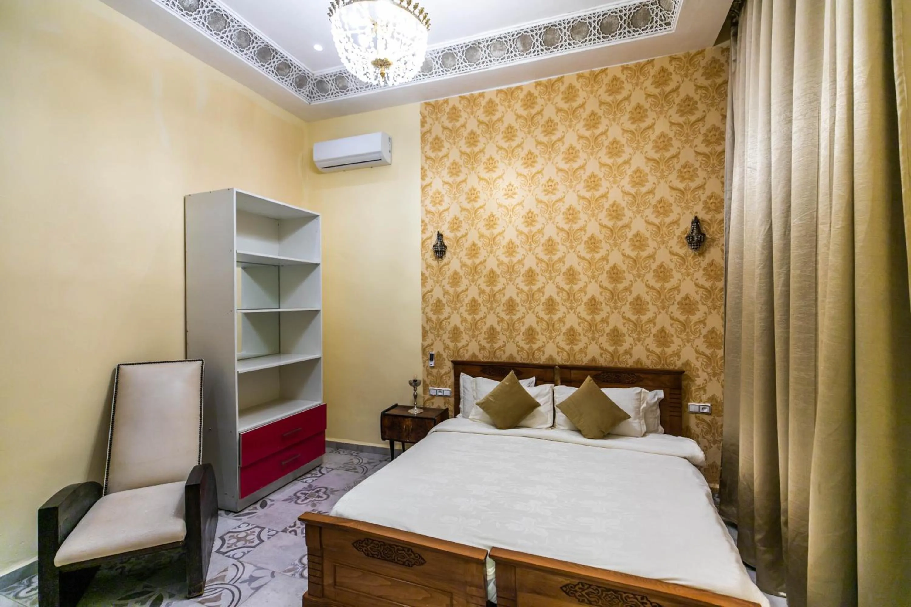 Bedroom, Bed in Palais Shazam & SPA