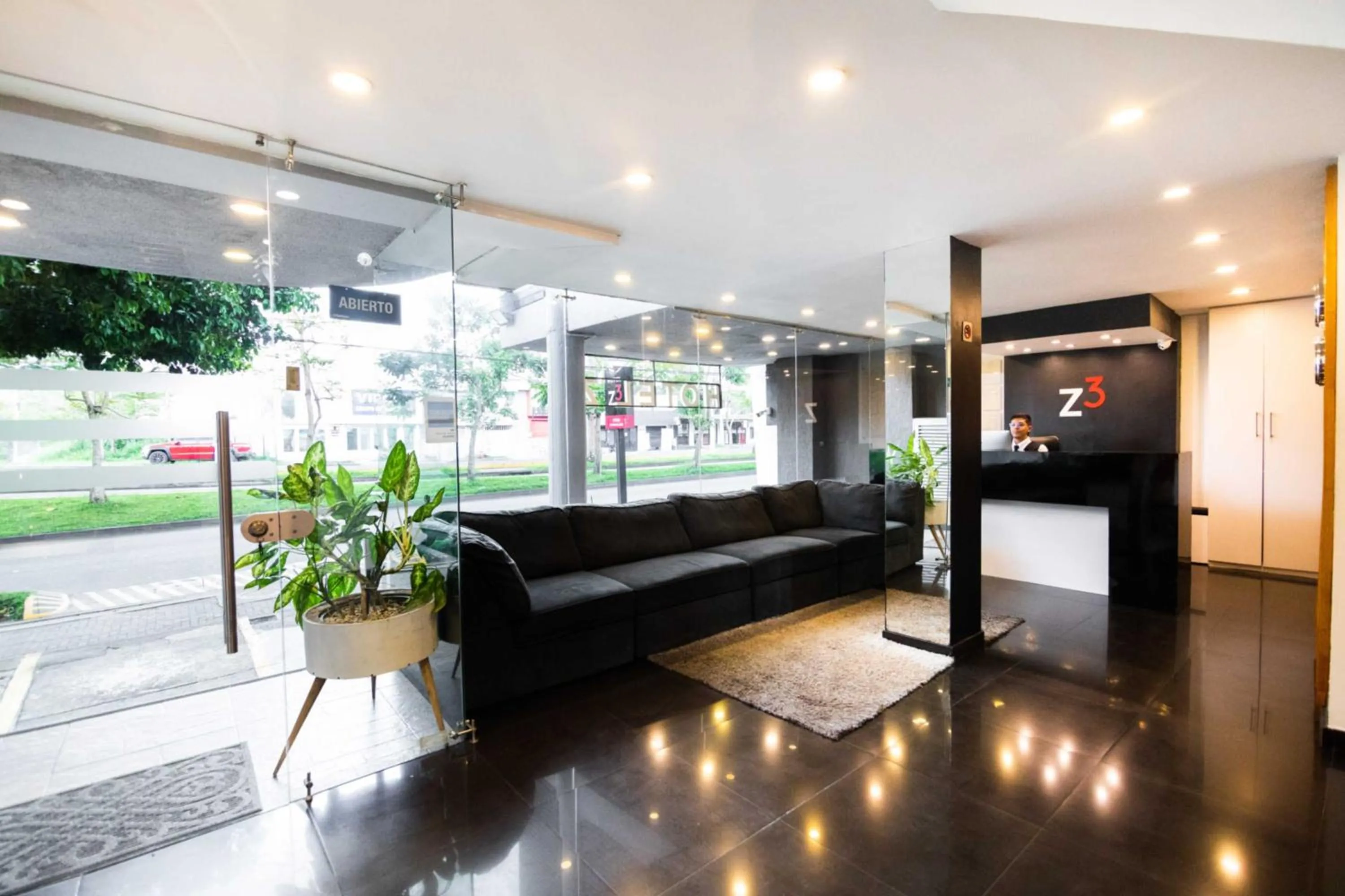 Lobby or reception in Hotel Z3 Pereira