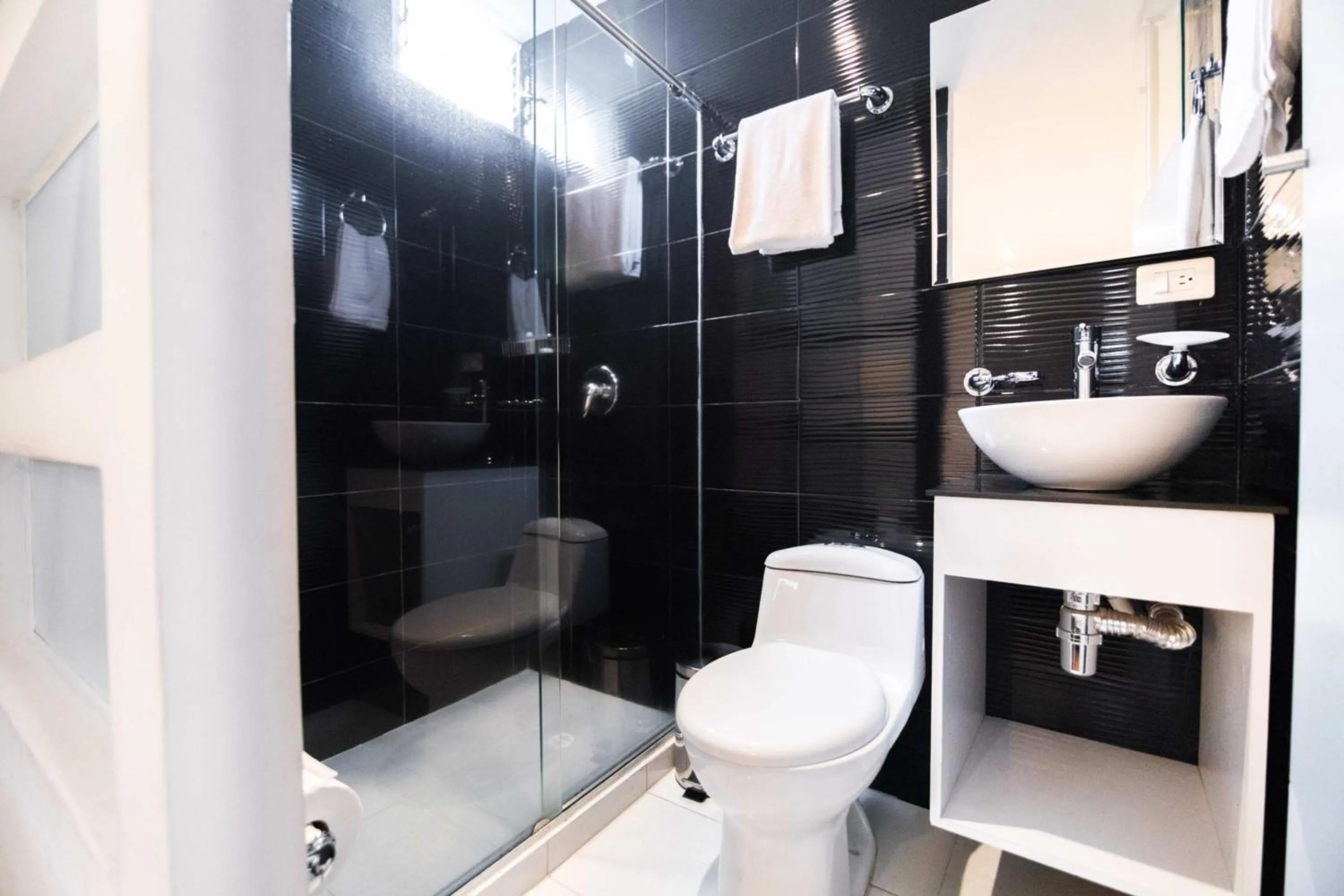 Shower in Hotel Z3 Pereira