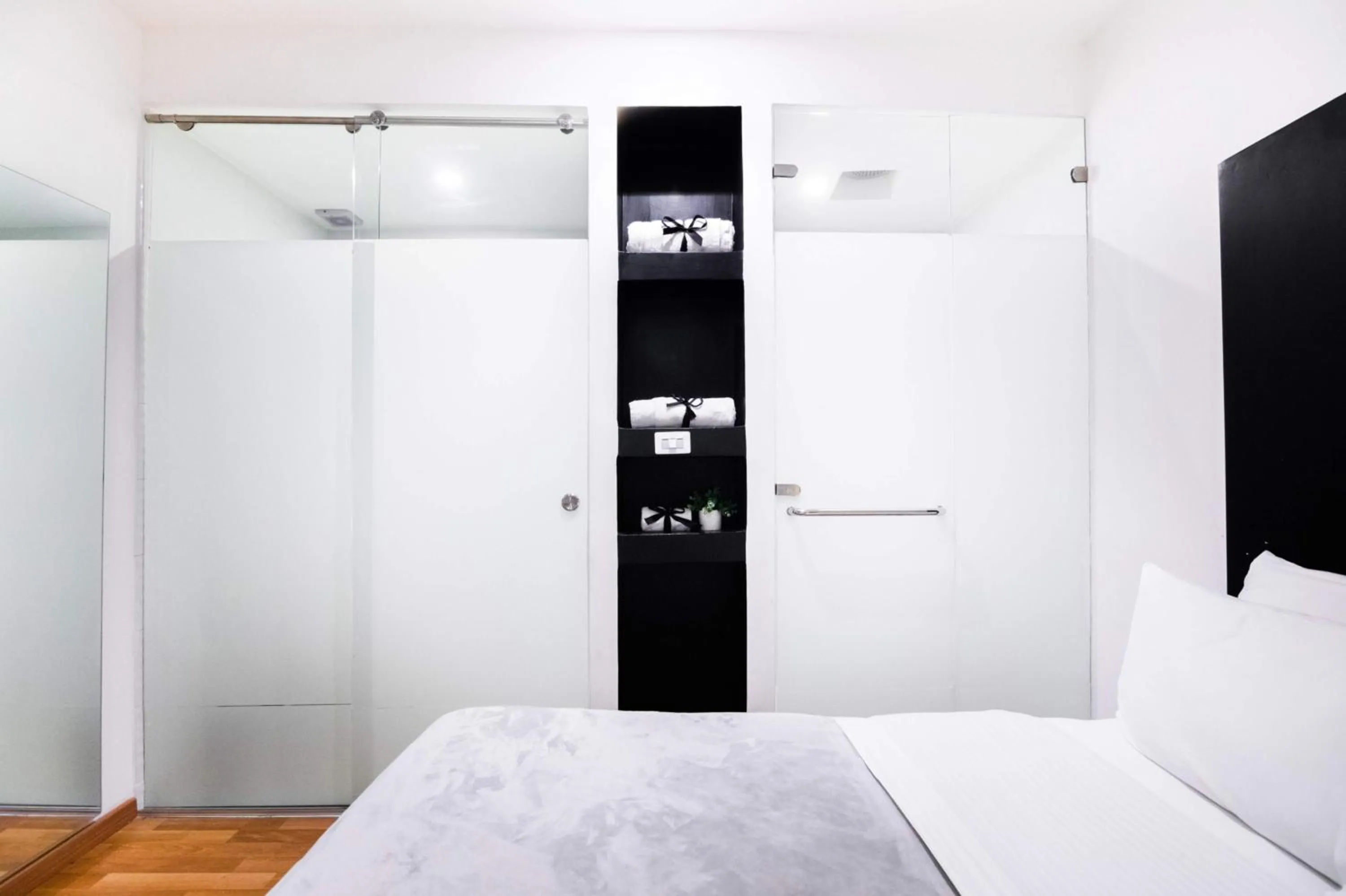 Shower, Bed in Hotel Z3 Pereira