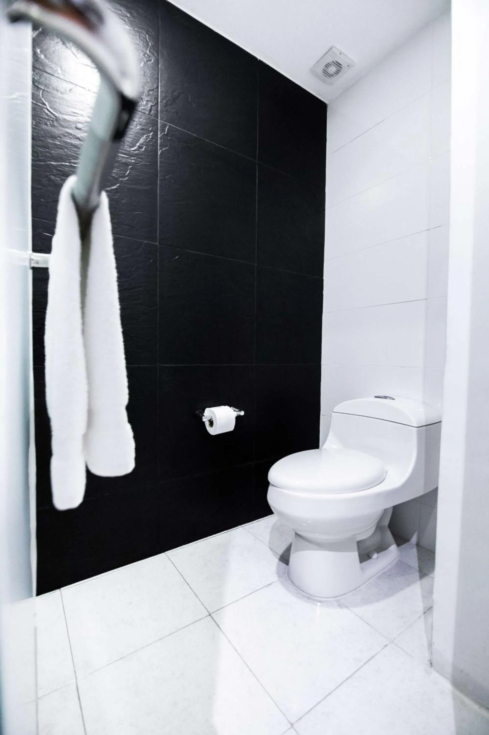 Toilet in Hotel Z3 Pereira