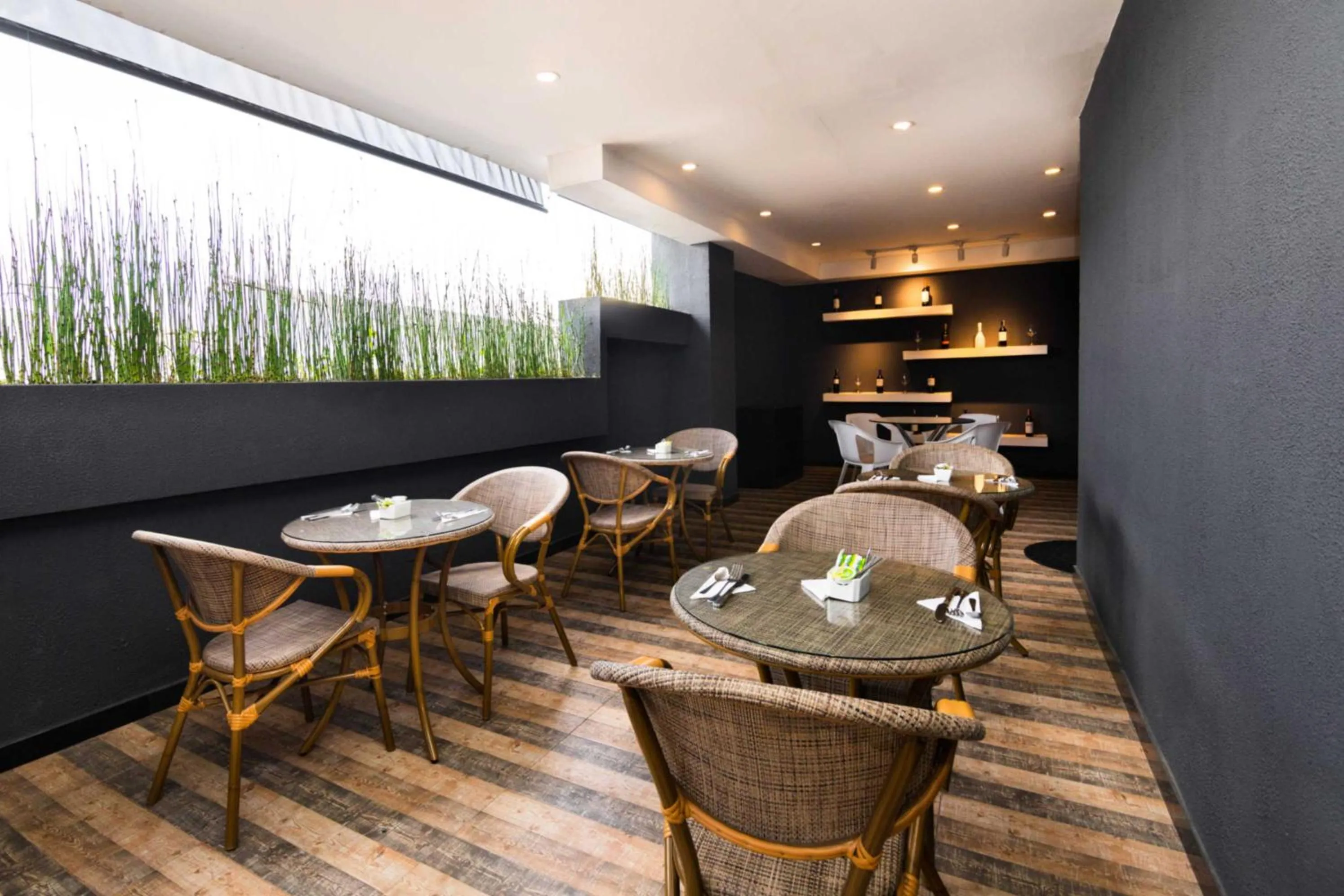 Restaurant/places to eat in Hotel Z3 Pereira