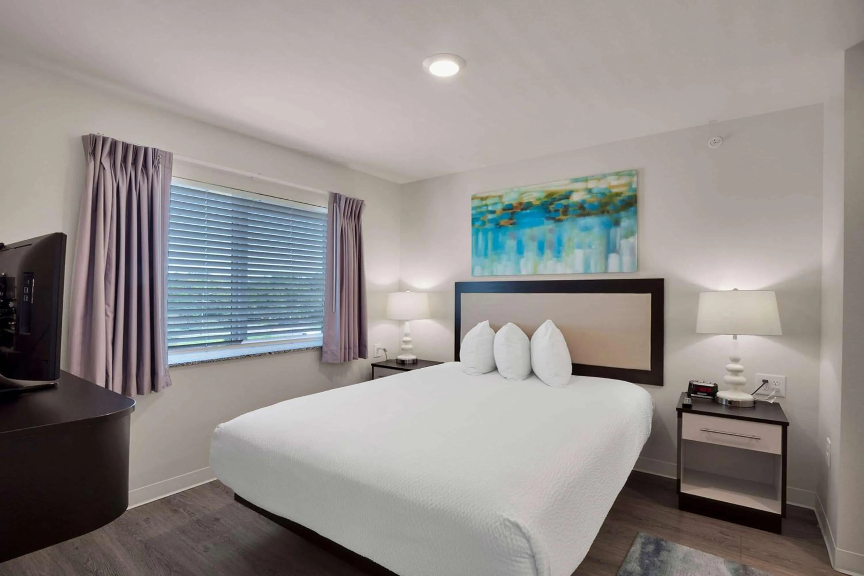 Photo of the whole room, Bed in WaterWalk Extended Stay by Wyndham Charlotte - Arrowood