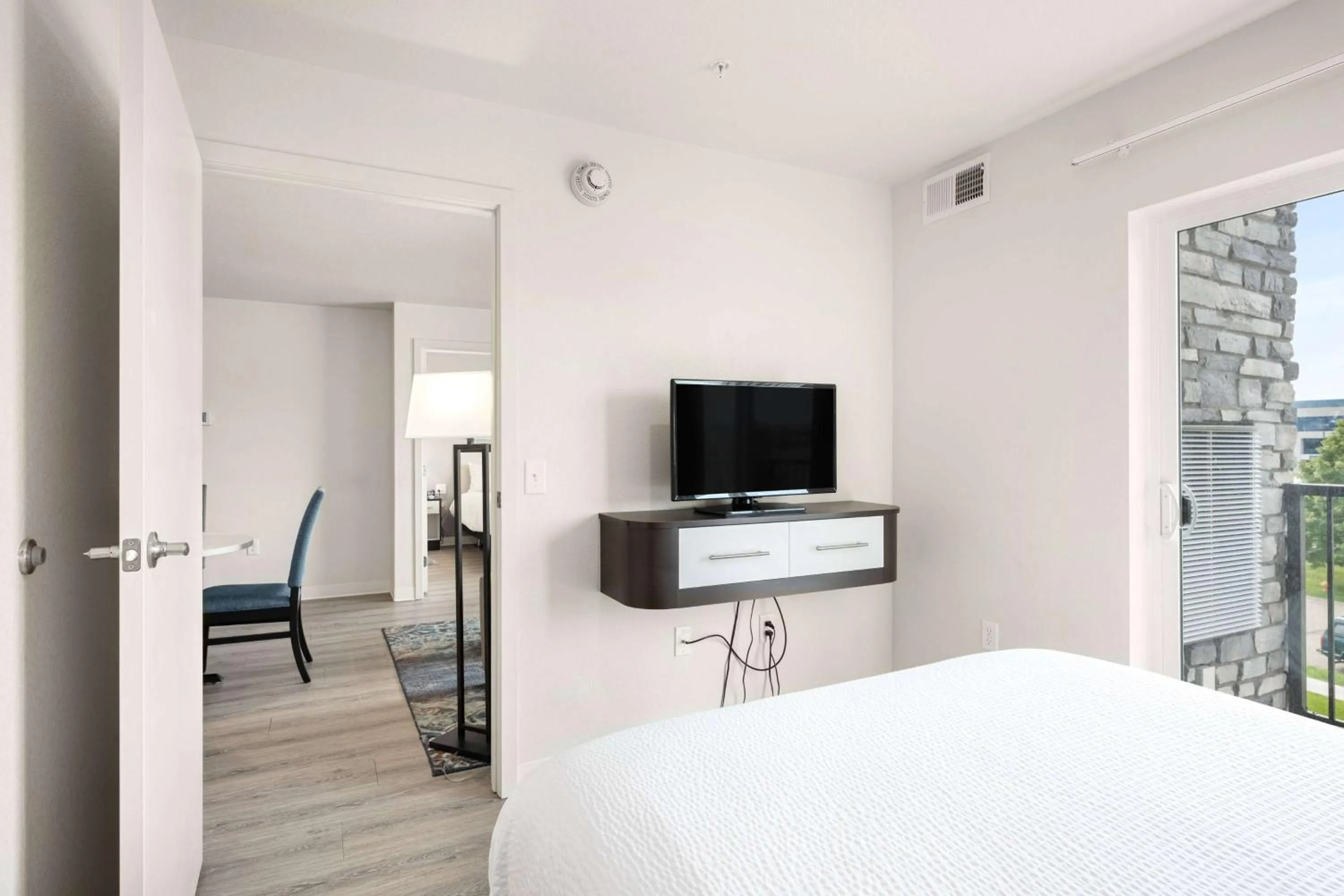 Photo of the whole room, Bed in WaterWalk Extended Stay by Wyndham Minneapolis - Plymouth