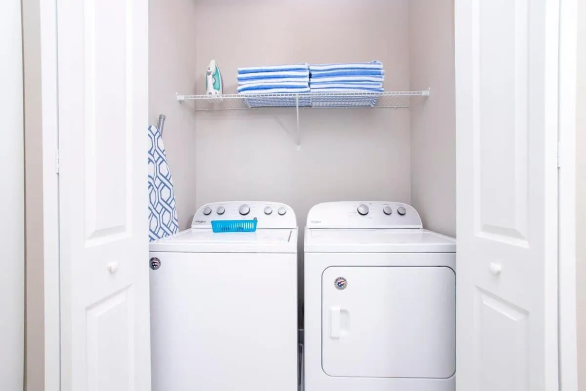 Gorgeous 4 Bedroom Family Friendly Close to Disney 7573