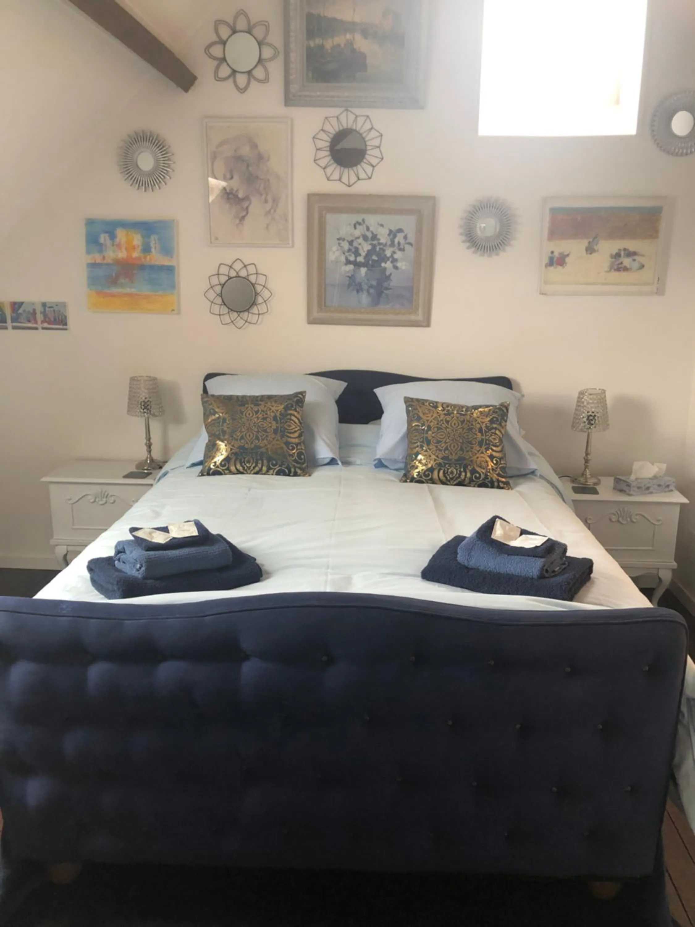 Bed in Ancien Relais de Poste The Old Post Office