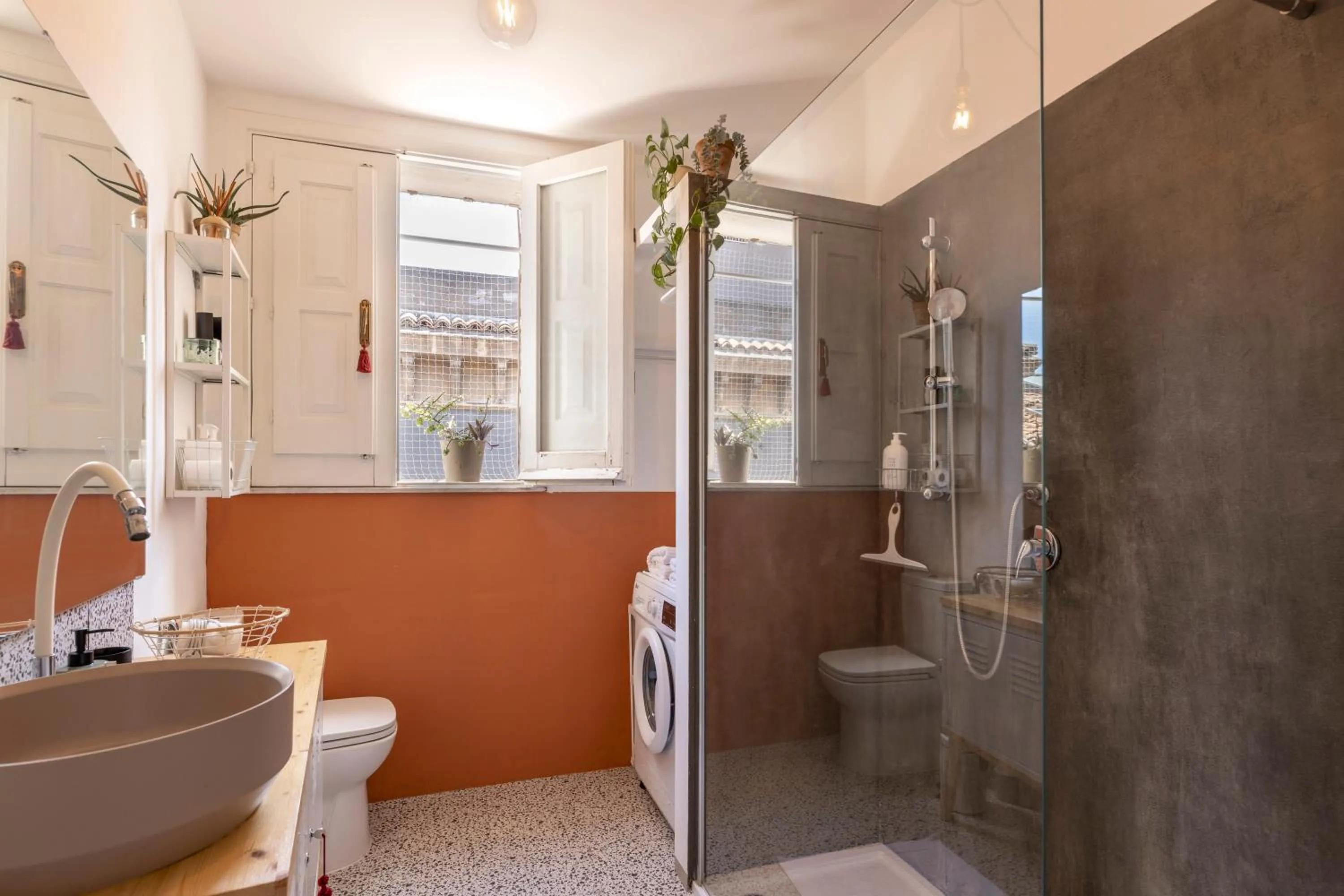 Shower in HOMESTAY rooftop