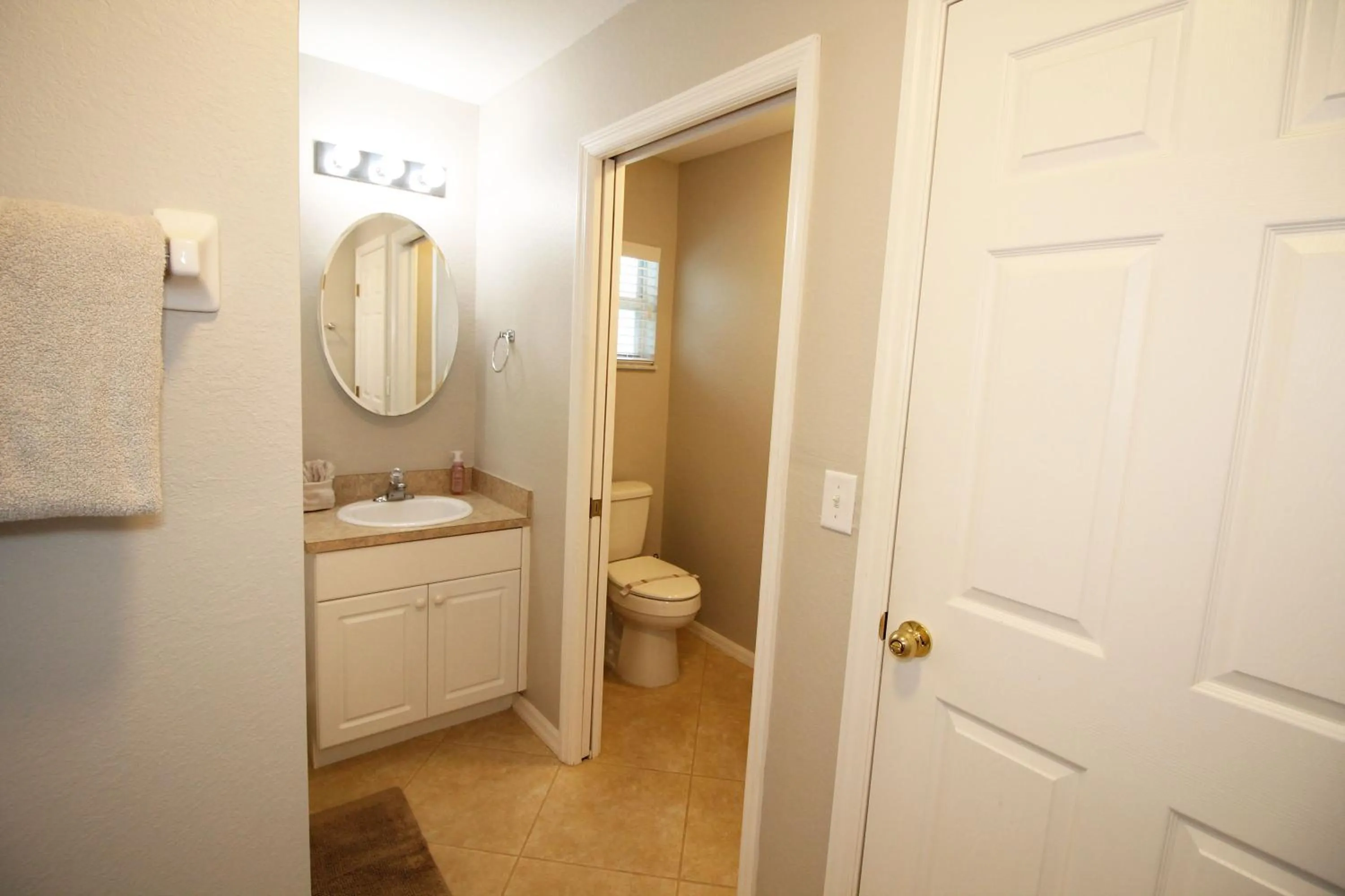 Bathroom in Heated saltwater pool, newly furnished, close to shopping and more - Villa Tropical Paradise